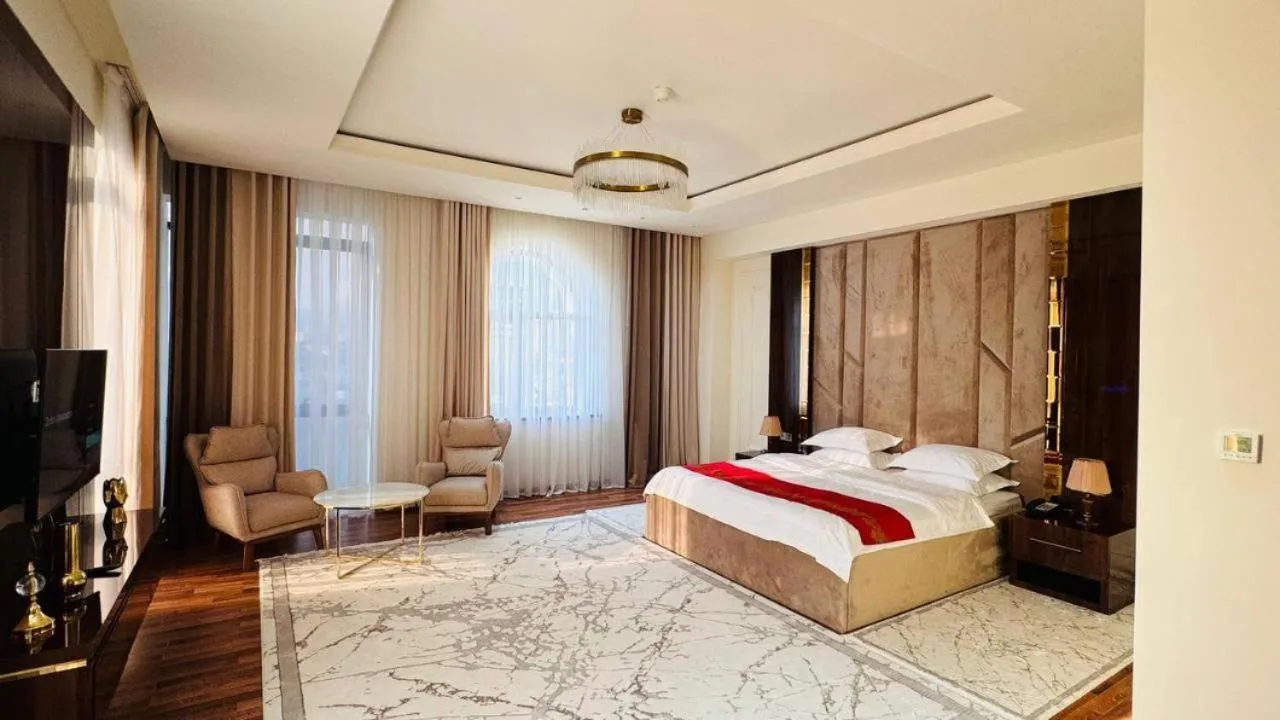 Bed in KANGURT Grand Hotel