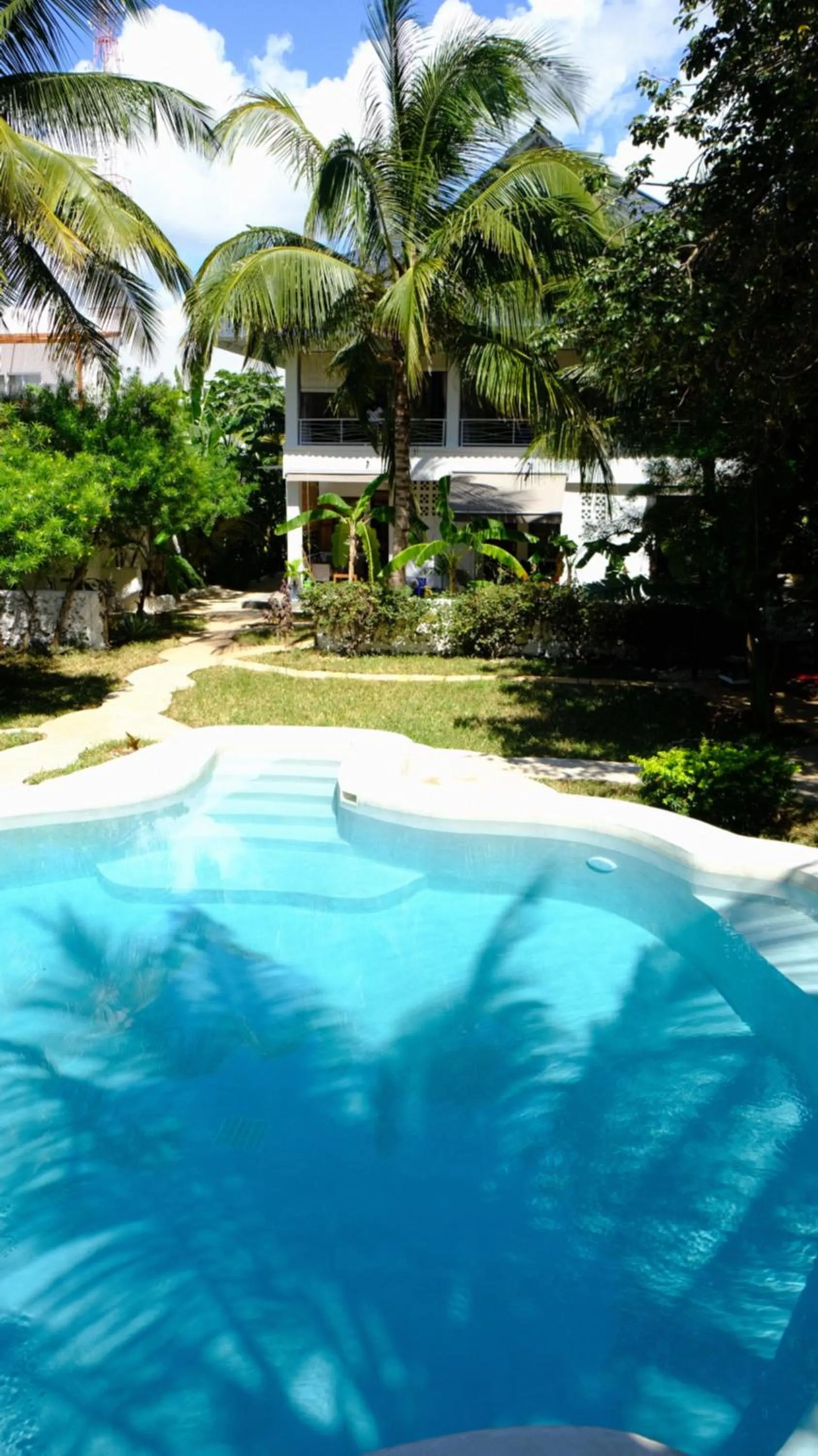 Property building in Kobe House