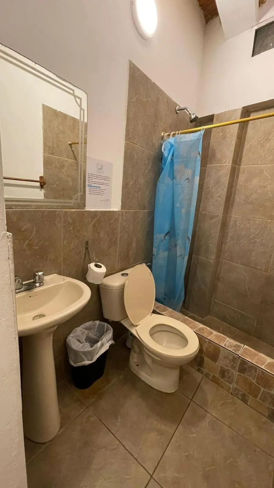 Shower in Punta Hills Montanita