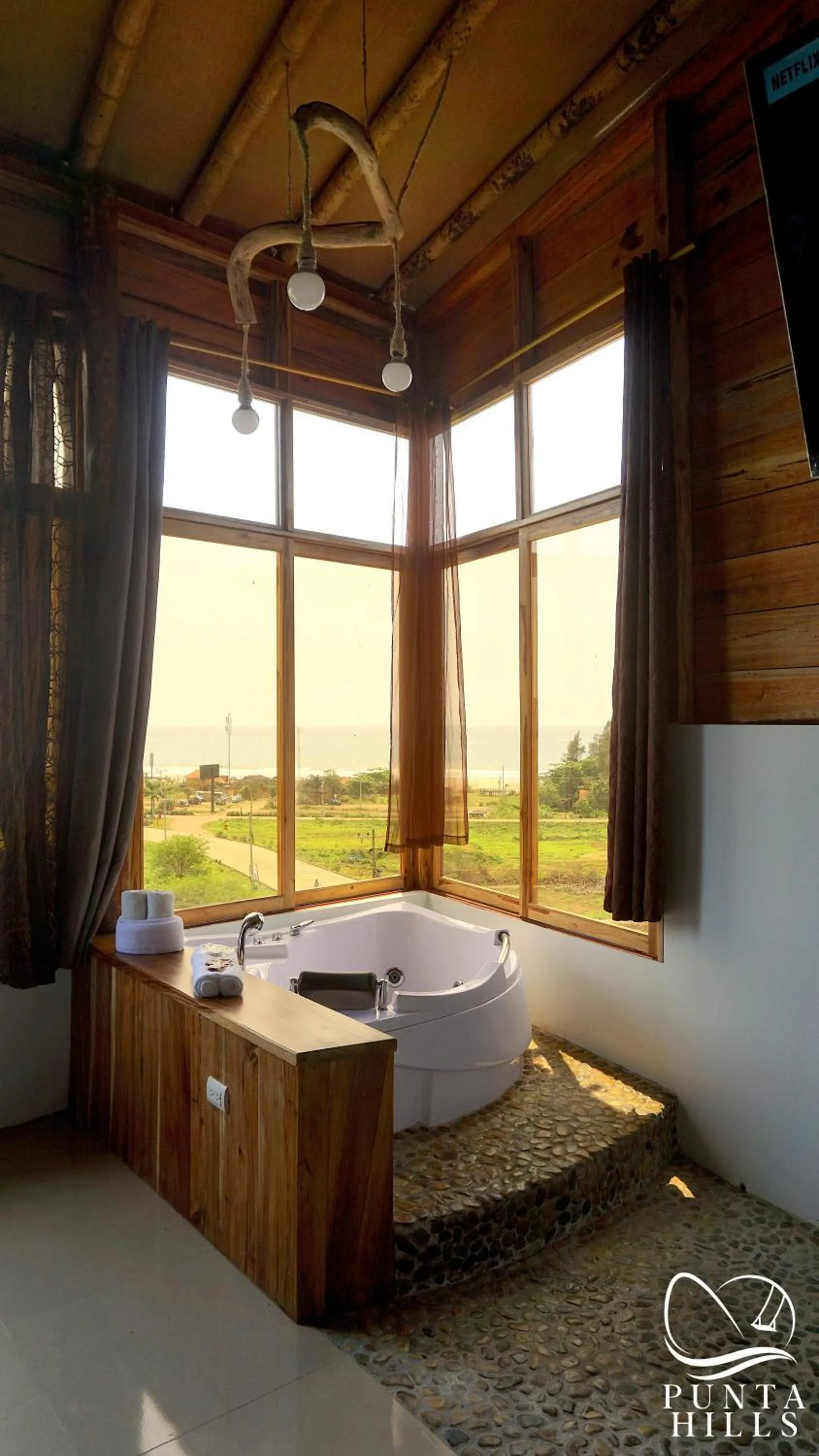 Property building in Punta Hills Montanita