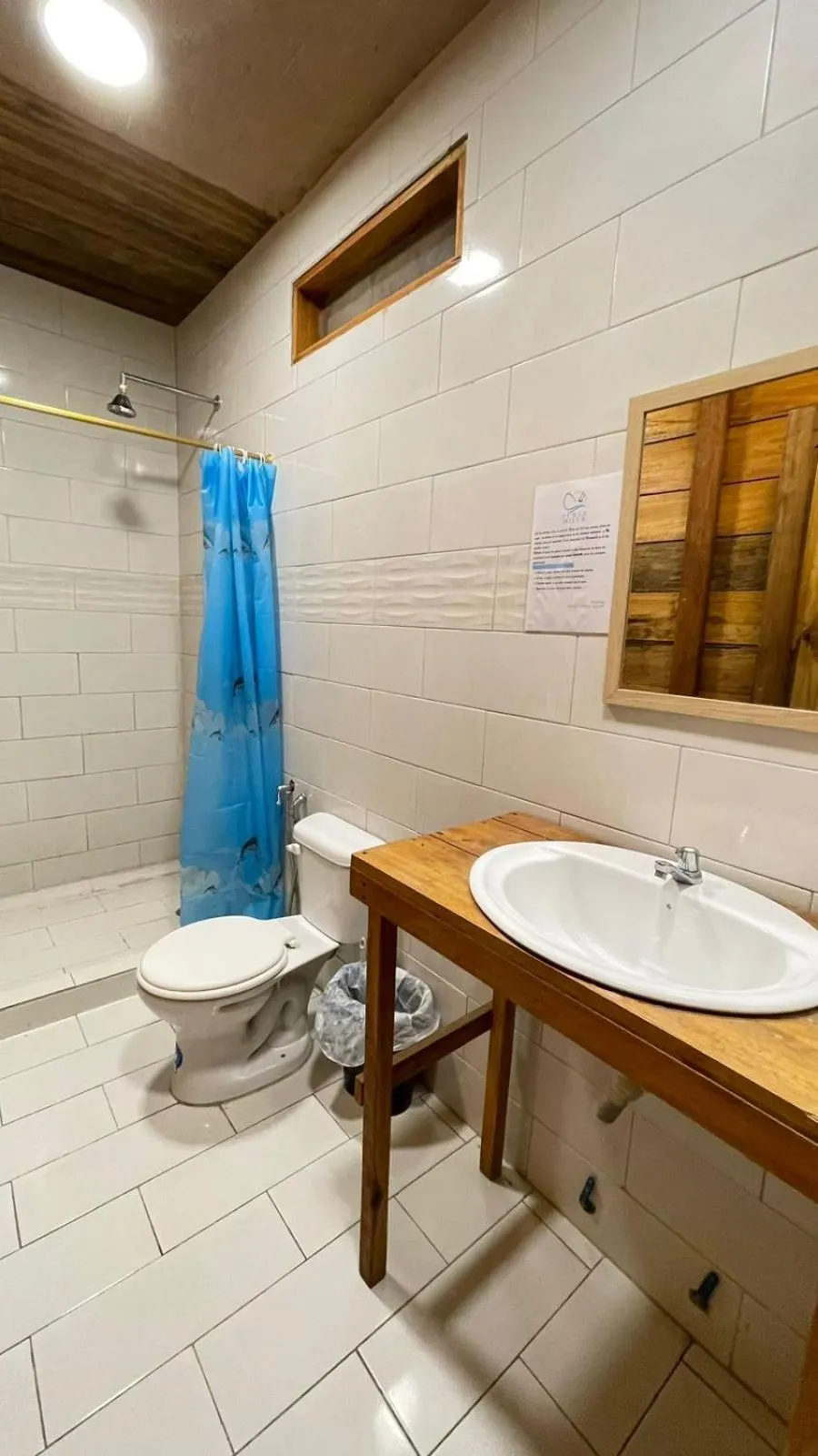 Shower in Punta Hills Montanita