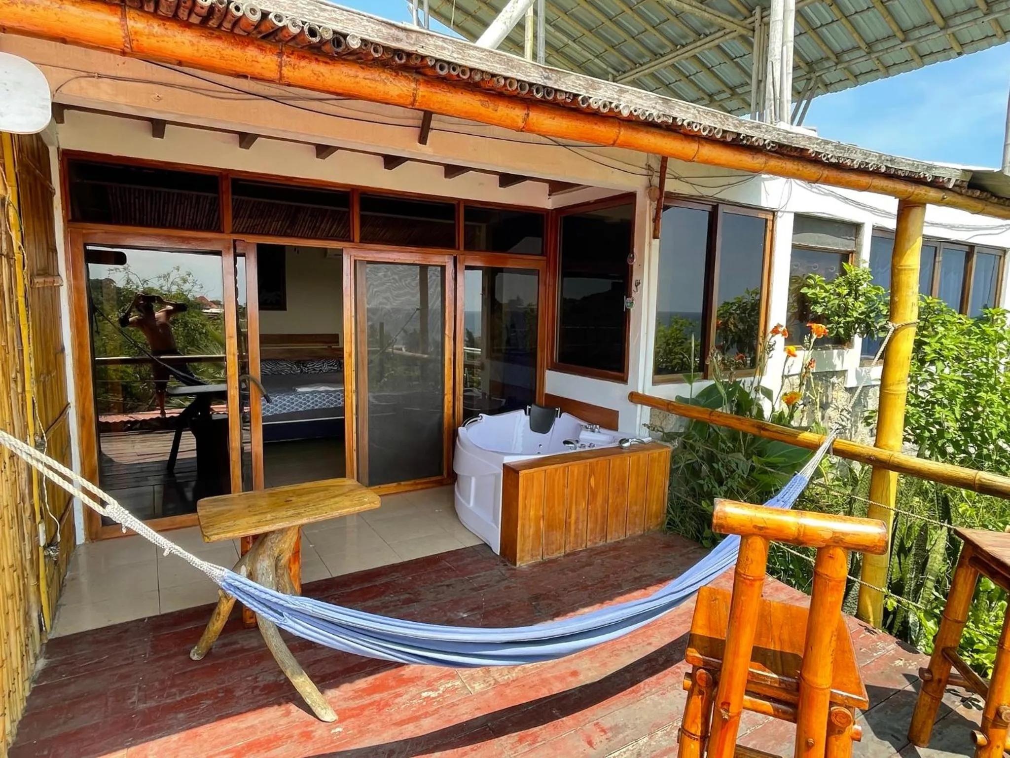 Restaurant/places to eat in Punta Hills Montanita