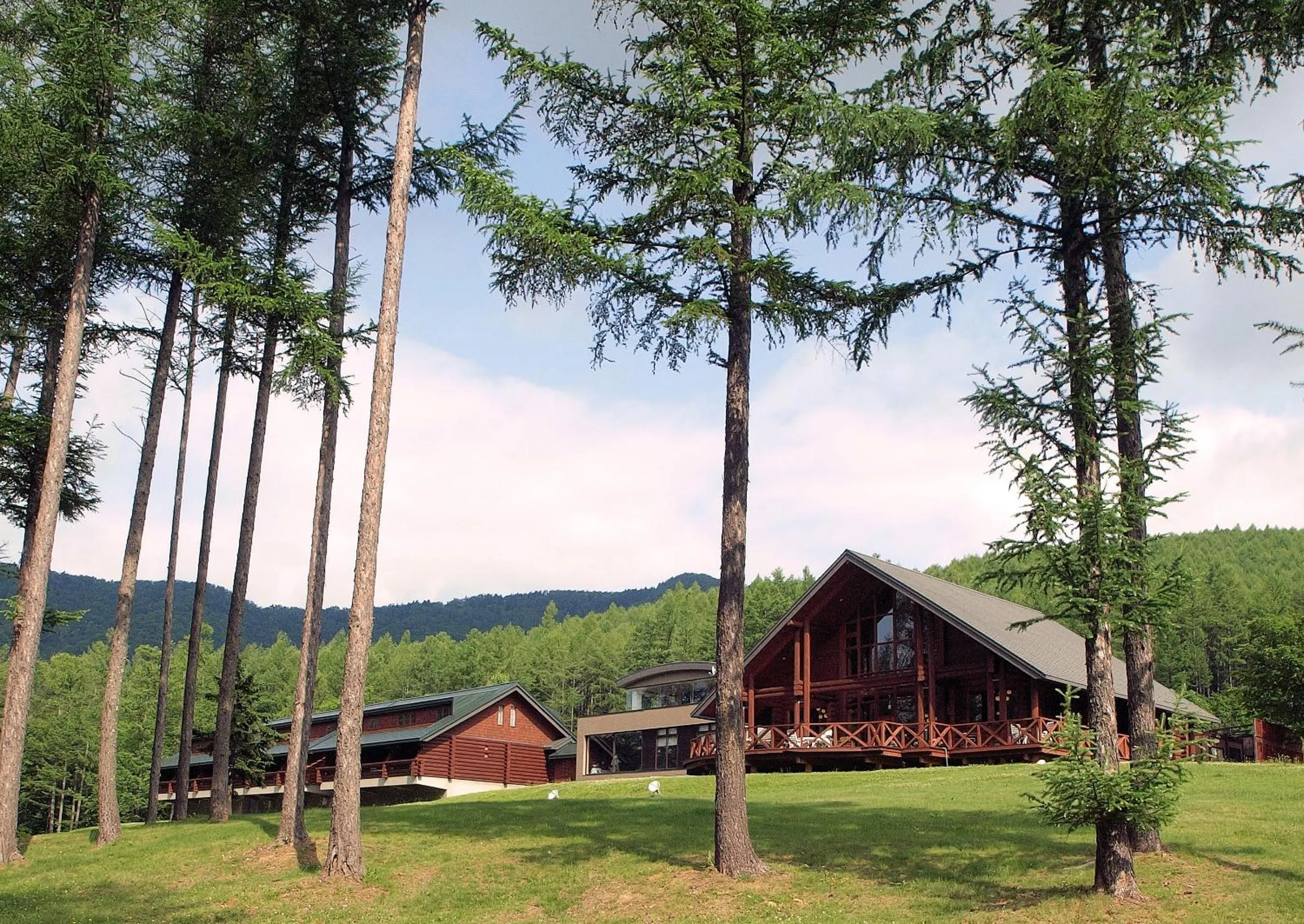 Facade/entrance in Log Hotel Larch Lake Kanayama