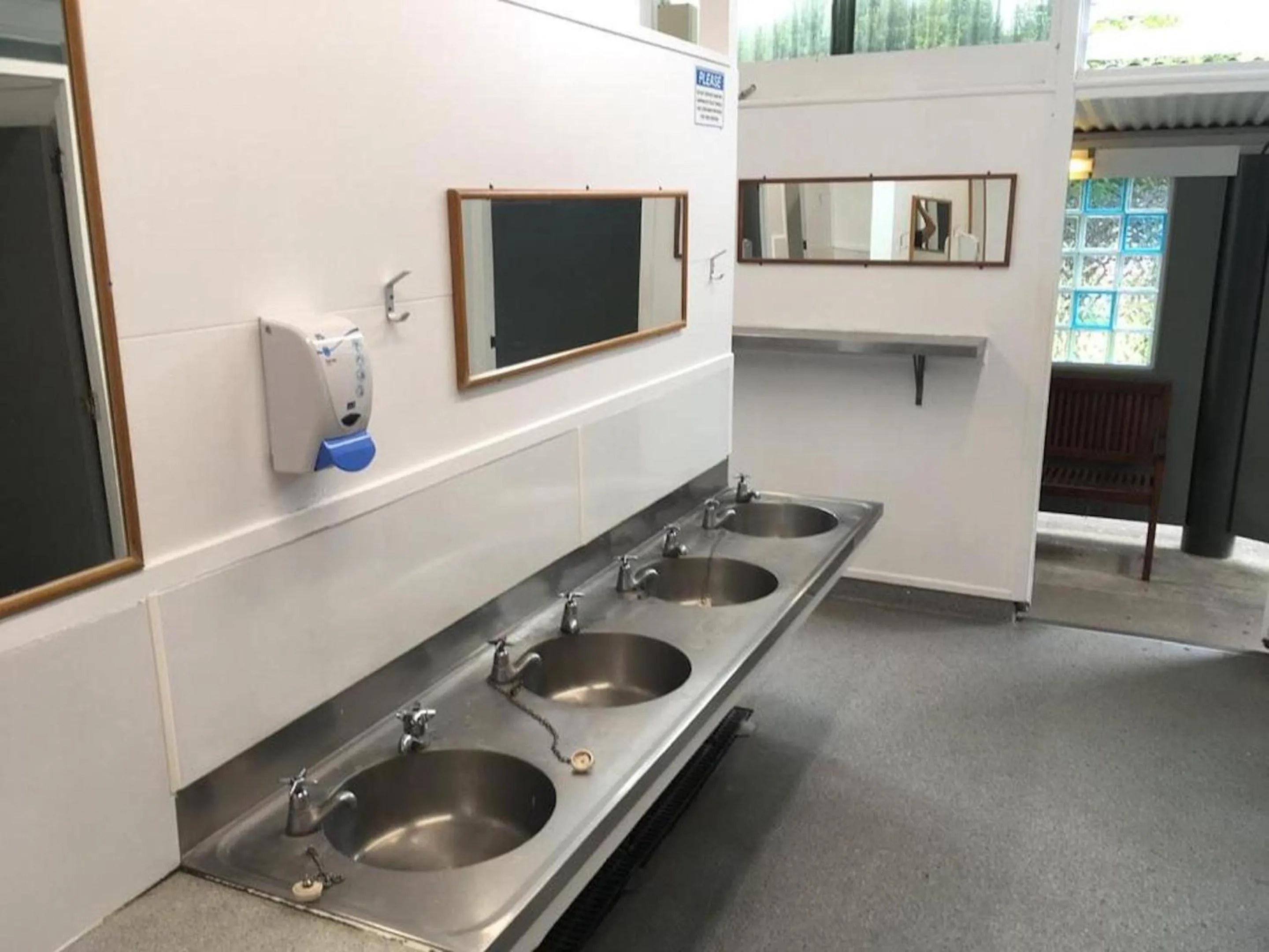 Toilet in Hahei Beach Resort