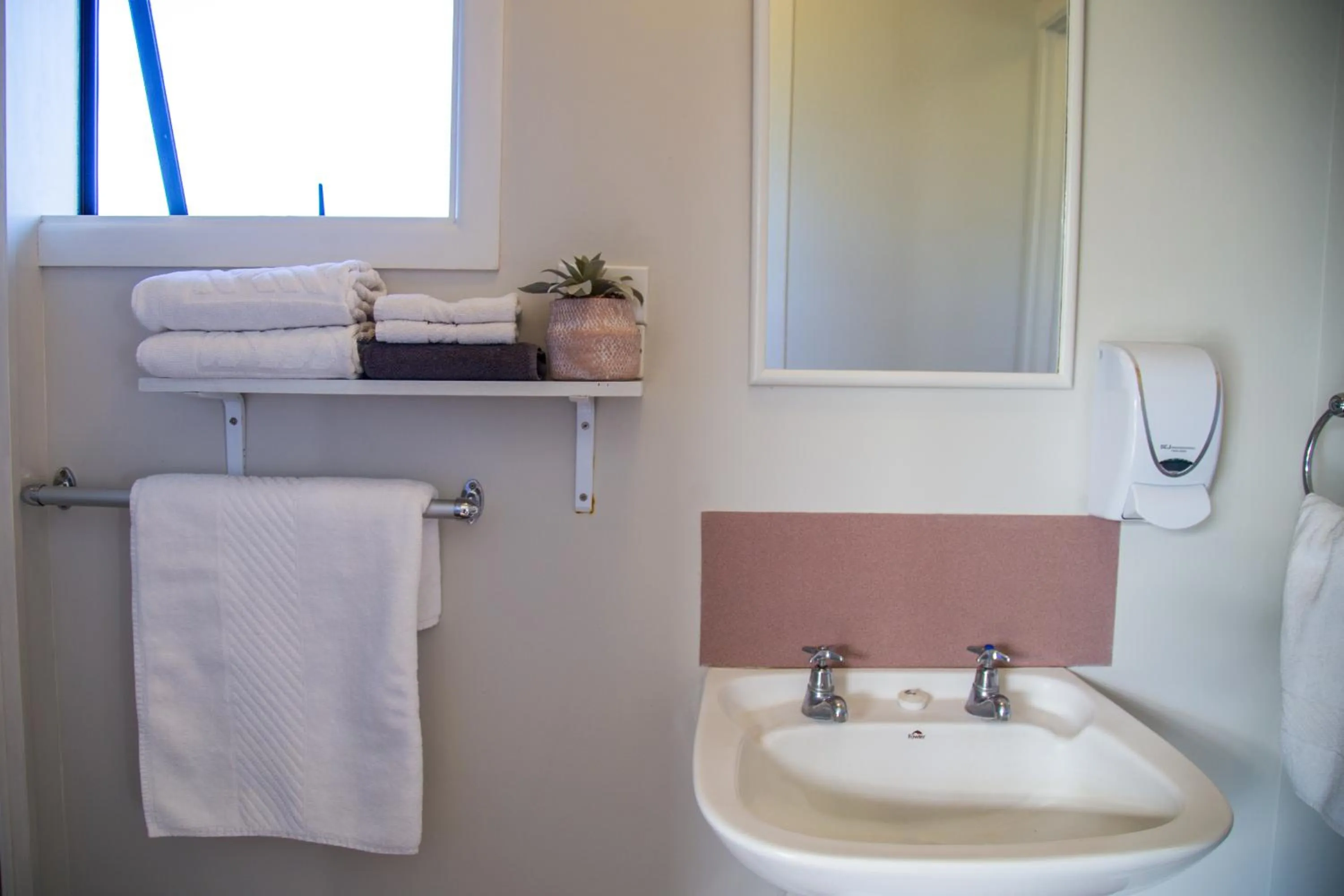 Bathroom in Hahei Beach Resort