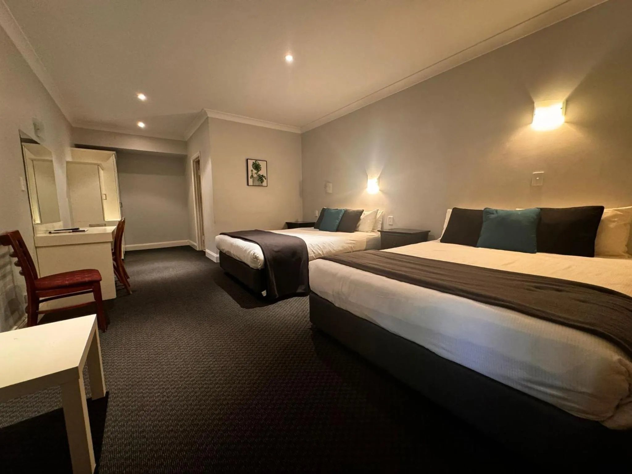 Photo of the whole room, Bed in St Francis Winery