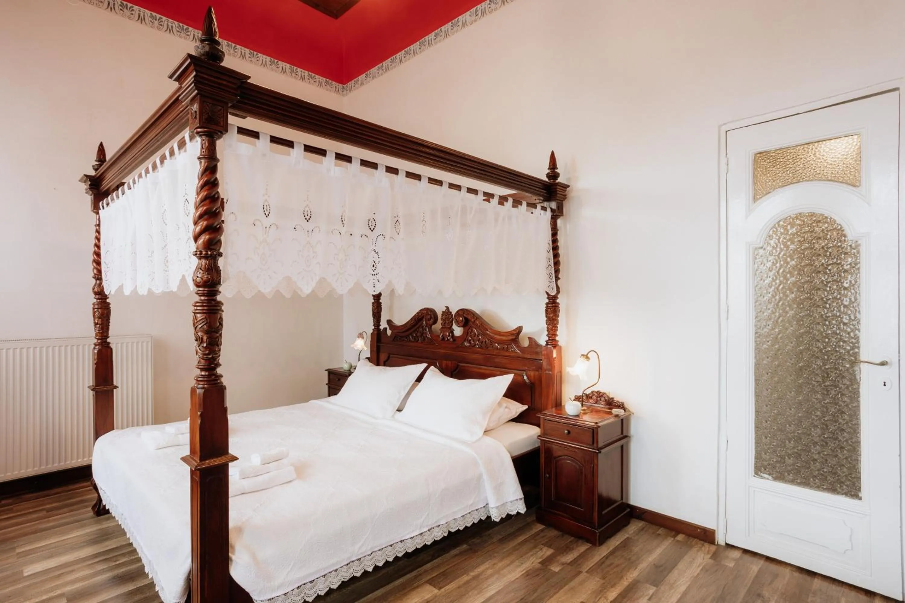 Bed in Archontiko Kantartzi