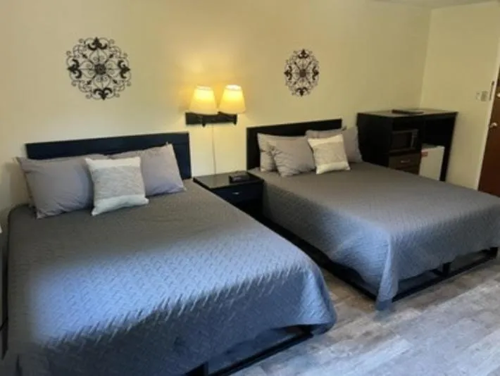 Bed in Colton Point Motel