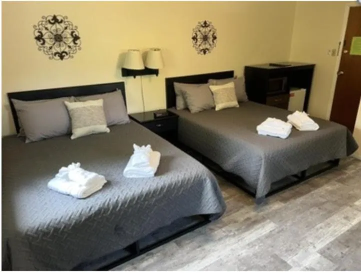 Bed in Colton Point Motel