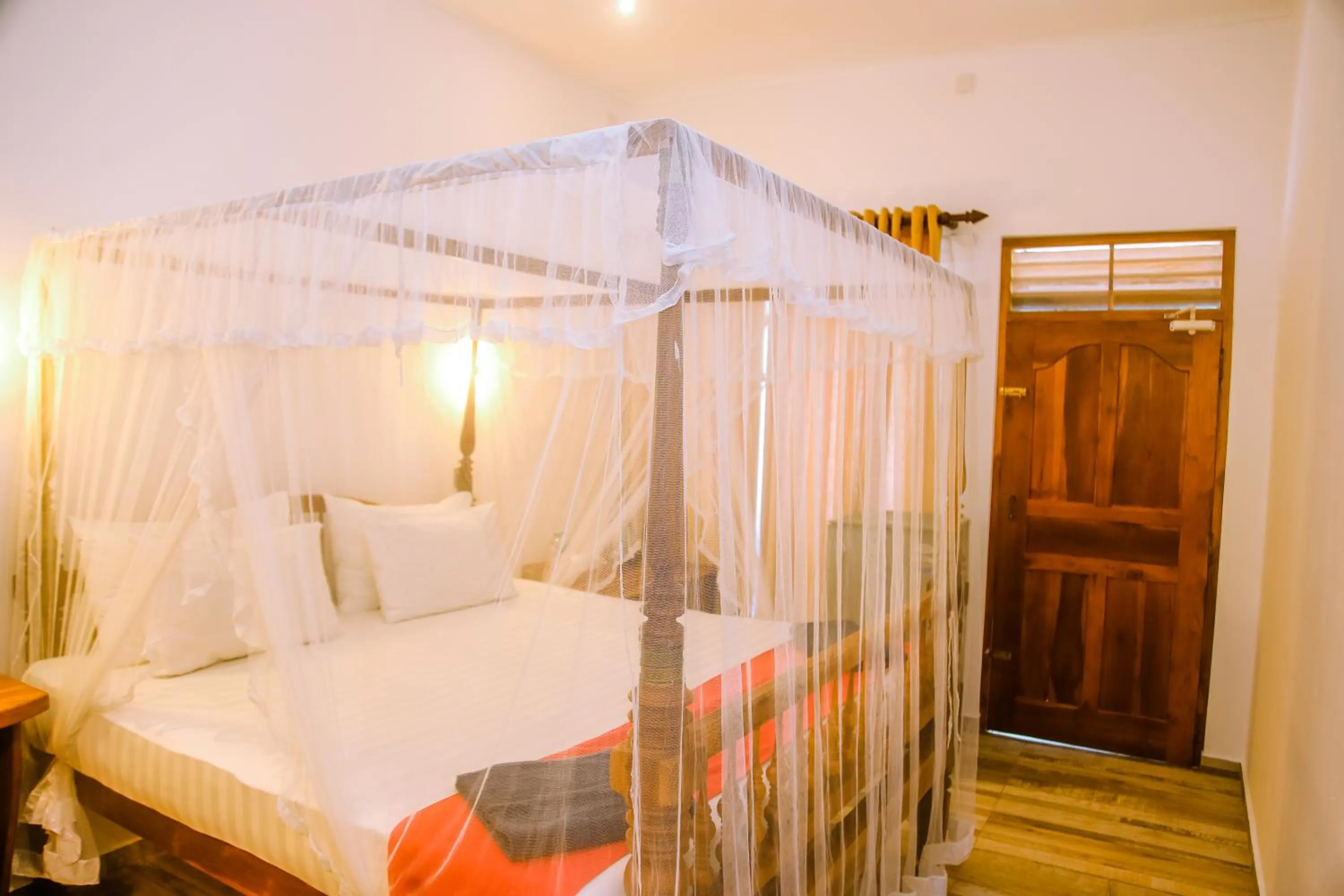 Bed in Surf Sea Breeze