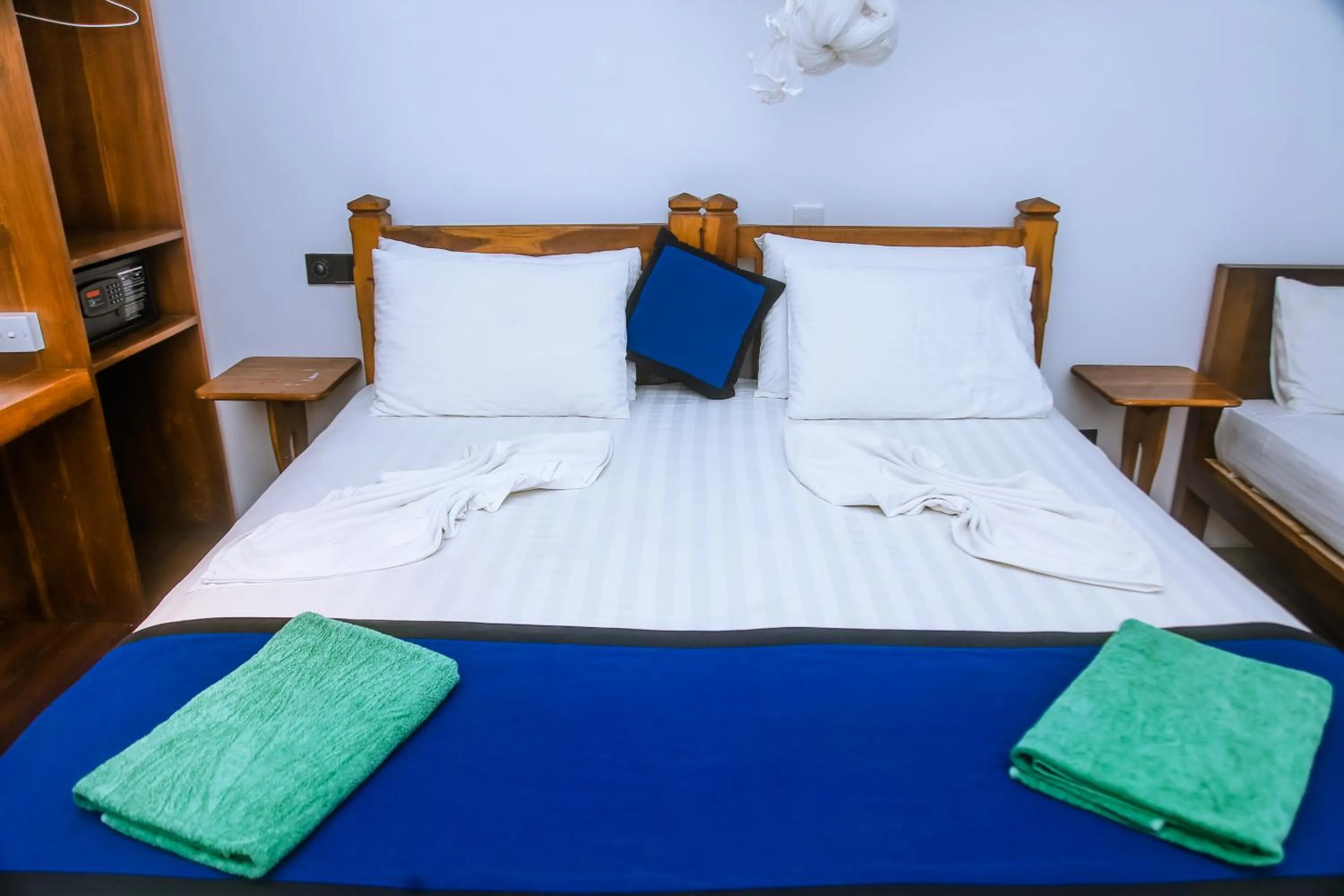 Bed in Surf Sea Breeze