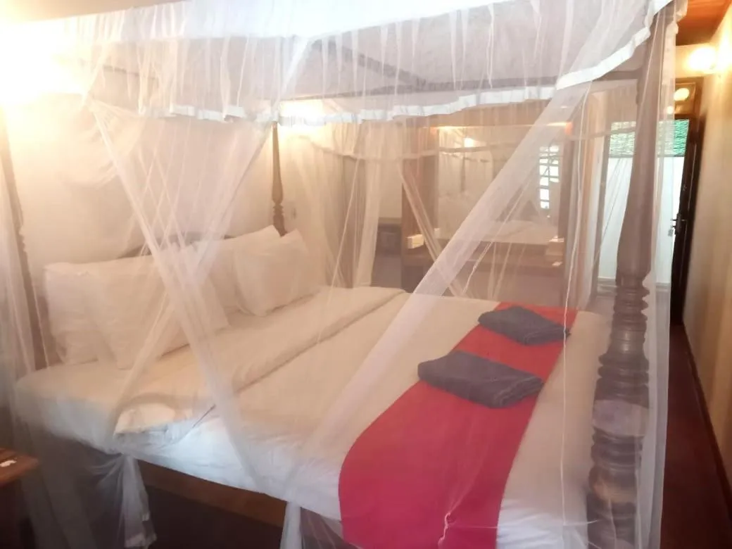 Bed in Surf Sea Breeze