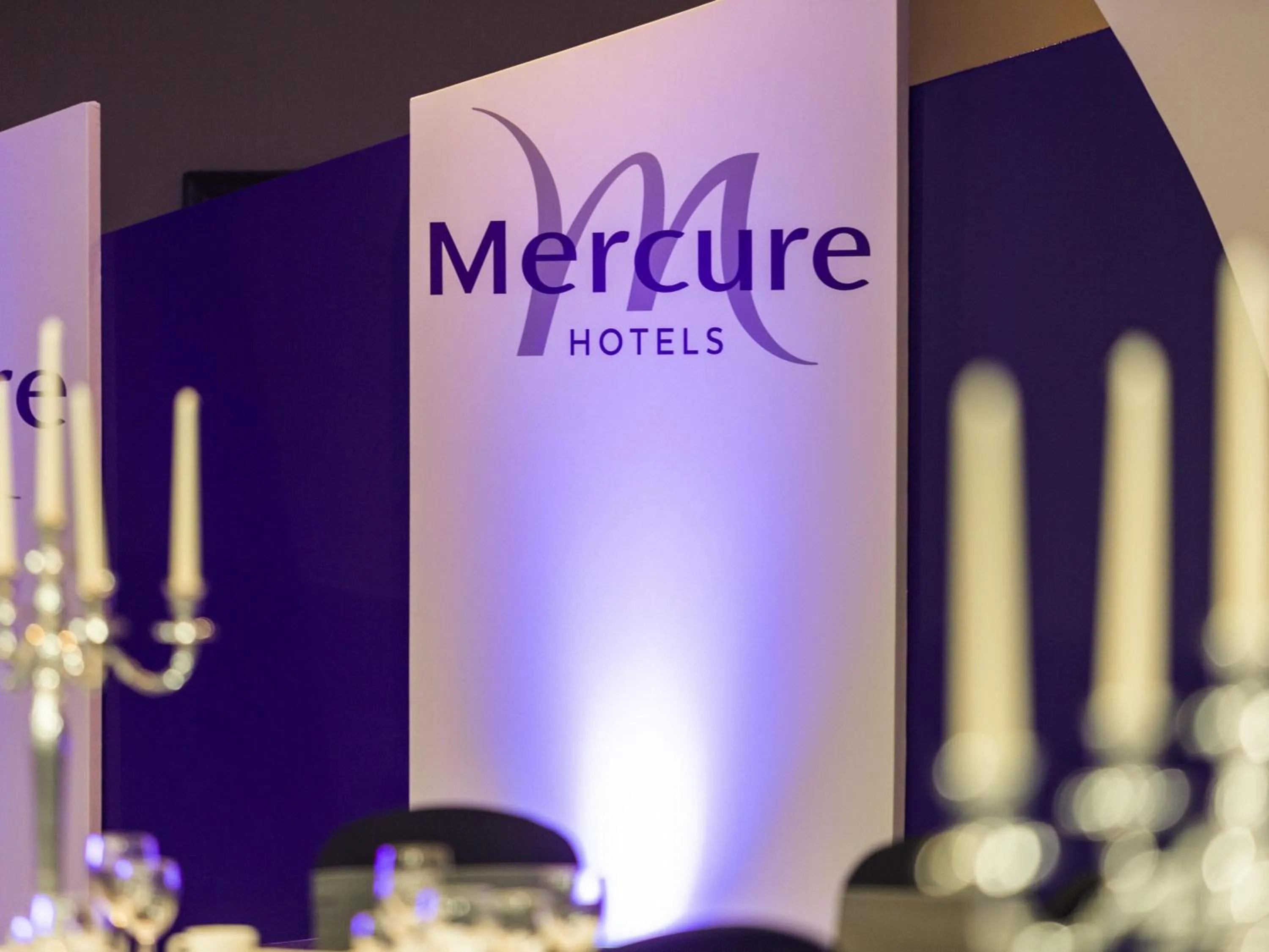 Lounge or bar in Mercure Daventry Court Hotel