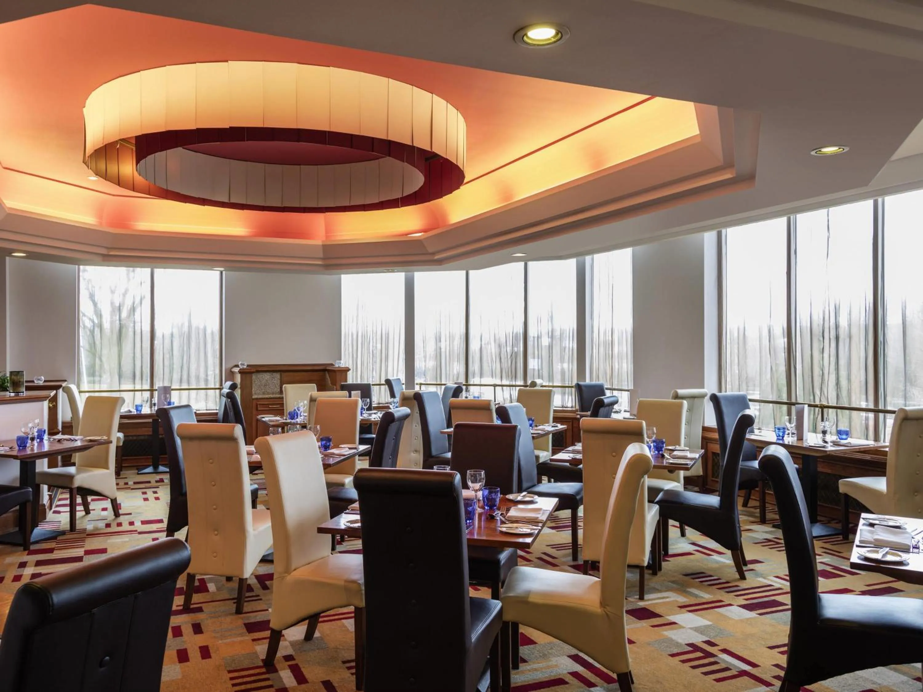 Restaurant/places to eat in Mercure Daventry Court Hotel