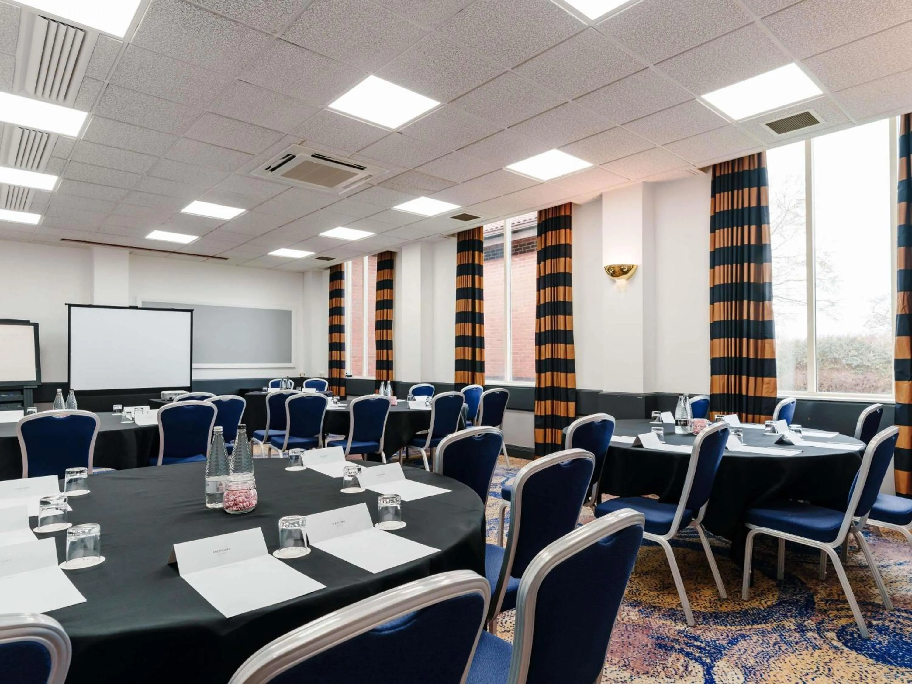 Meeting/conference room in Mercure Daventry Court Hotel