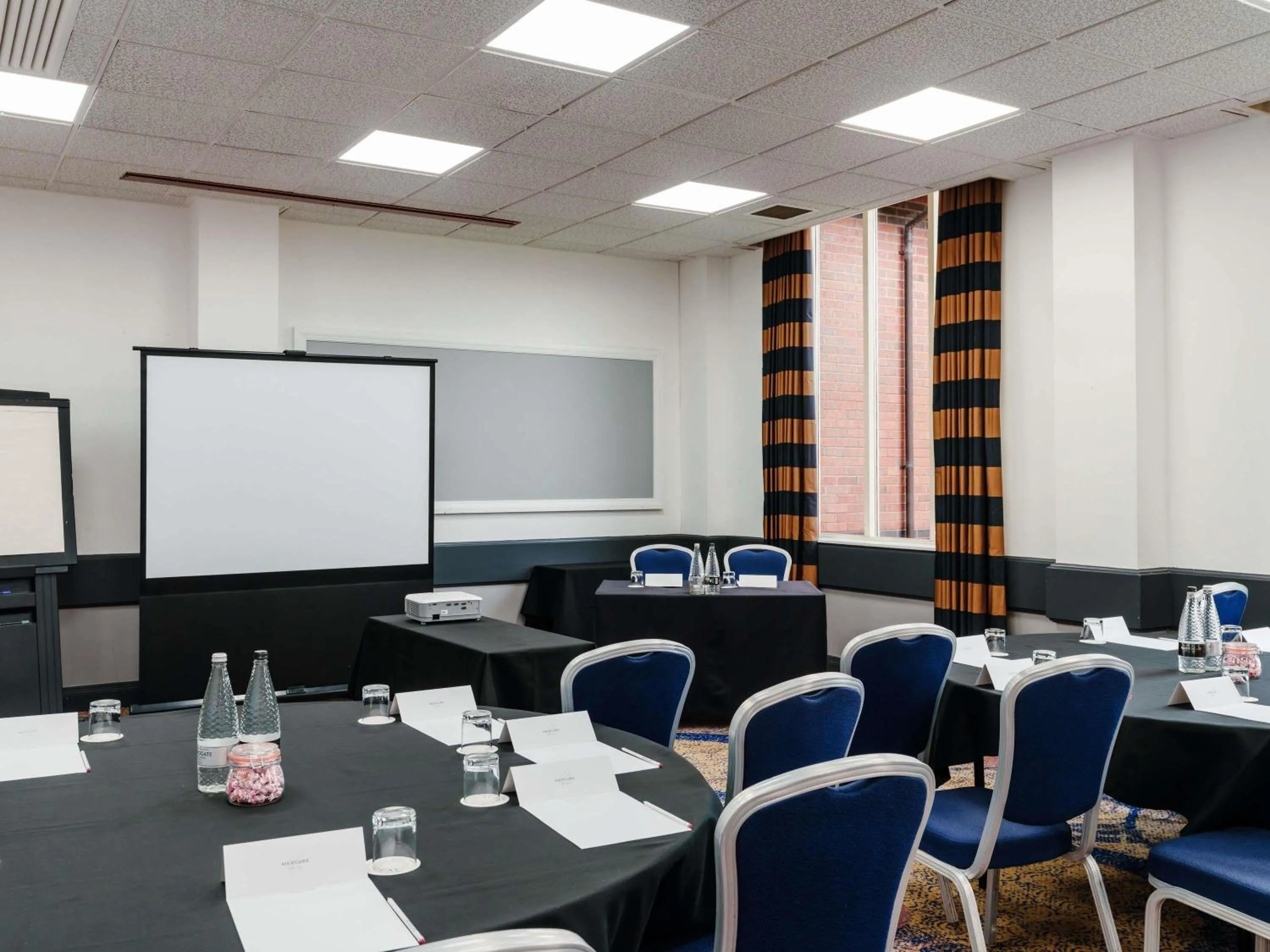 Meeting/conference room in Mercure Daventry Court Hotel