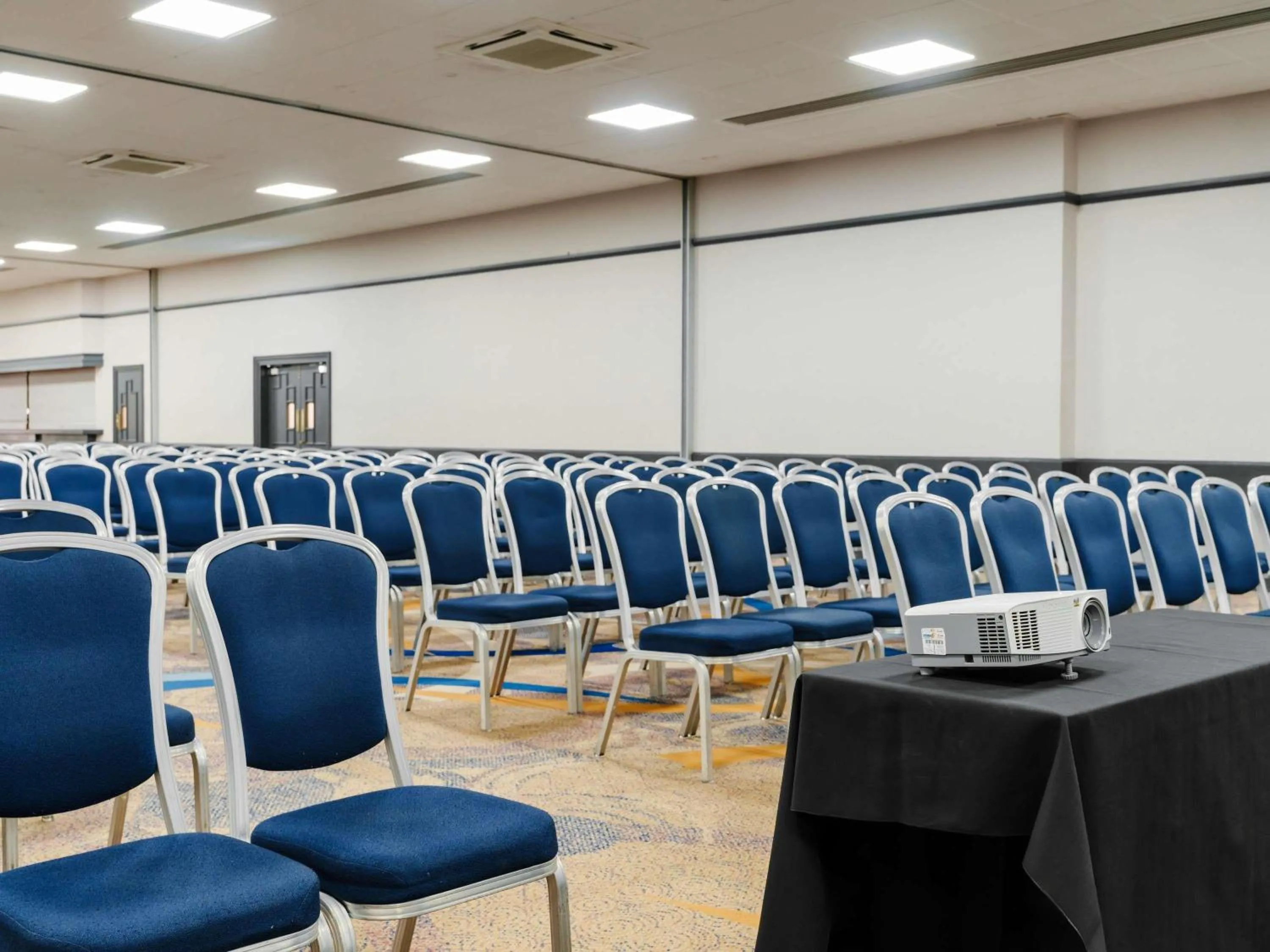 Meeting/conference room in Mercure Daventry Court Hotel