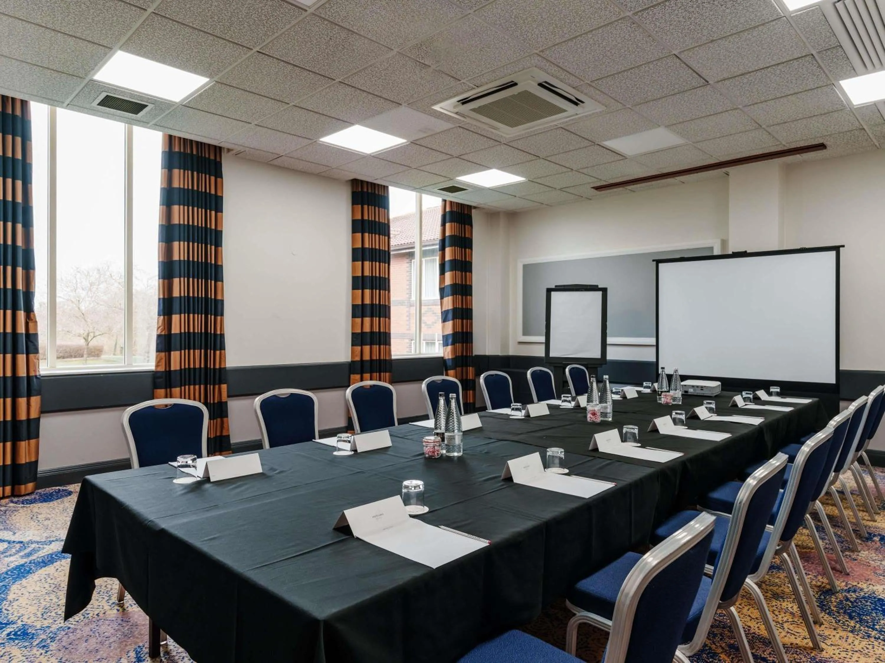 Meeting/conference room in Mercure Daventry Court Hotel