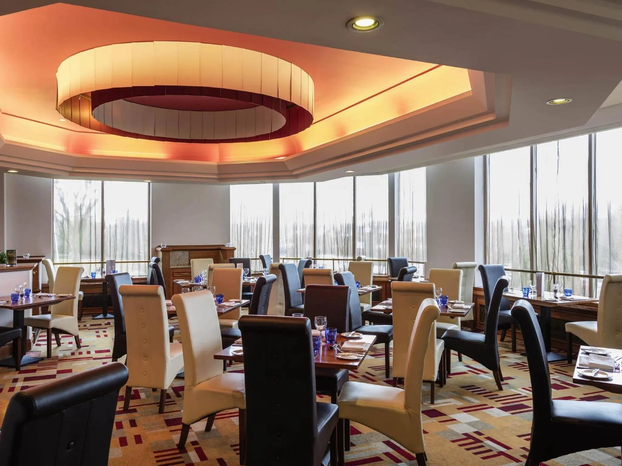 Restaurant/places to eat in Mercure Daventry Court Hotel