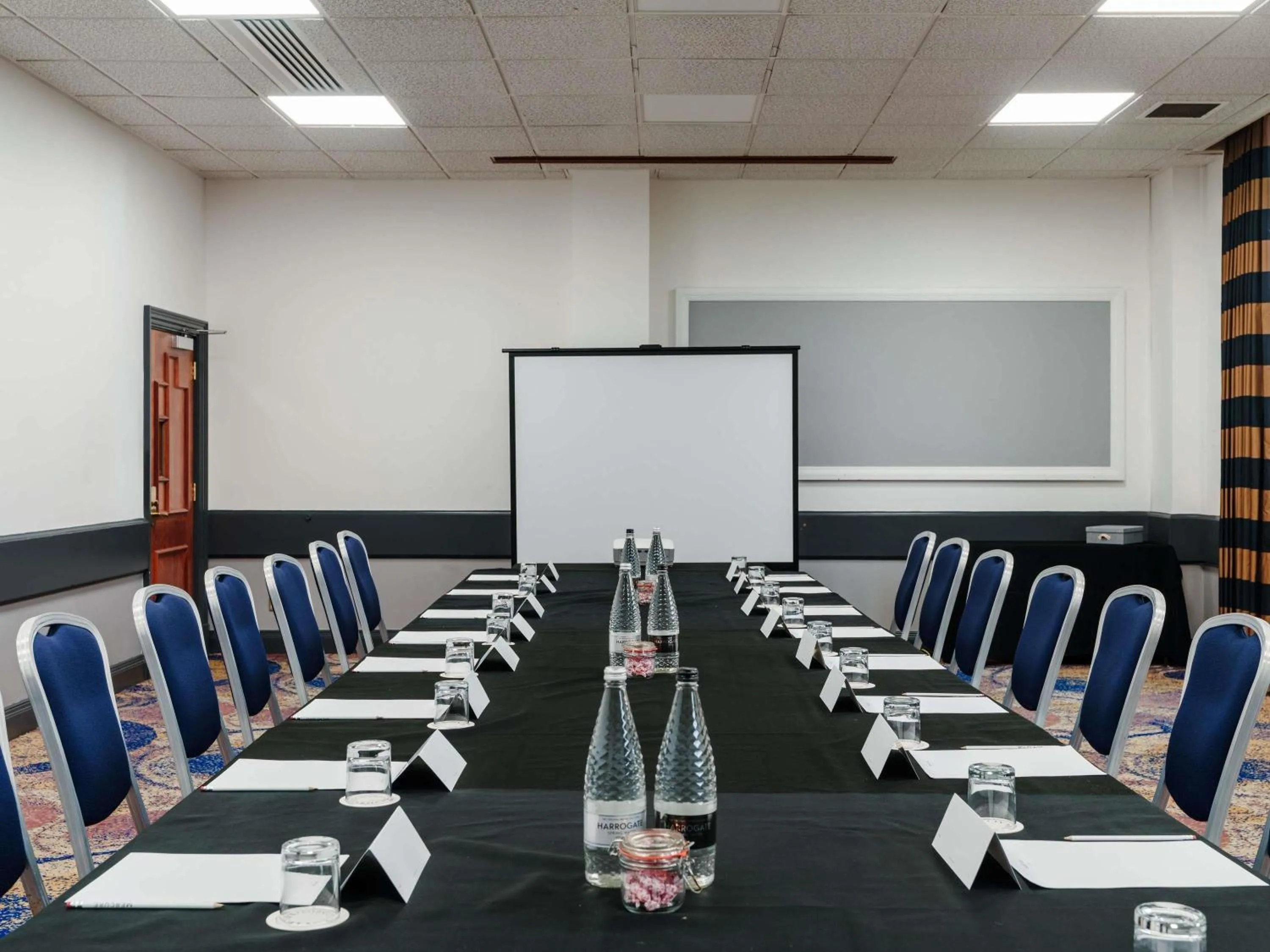 Meeting/conference room in Mercure Daventry Court Hotel