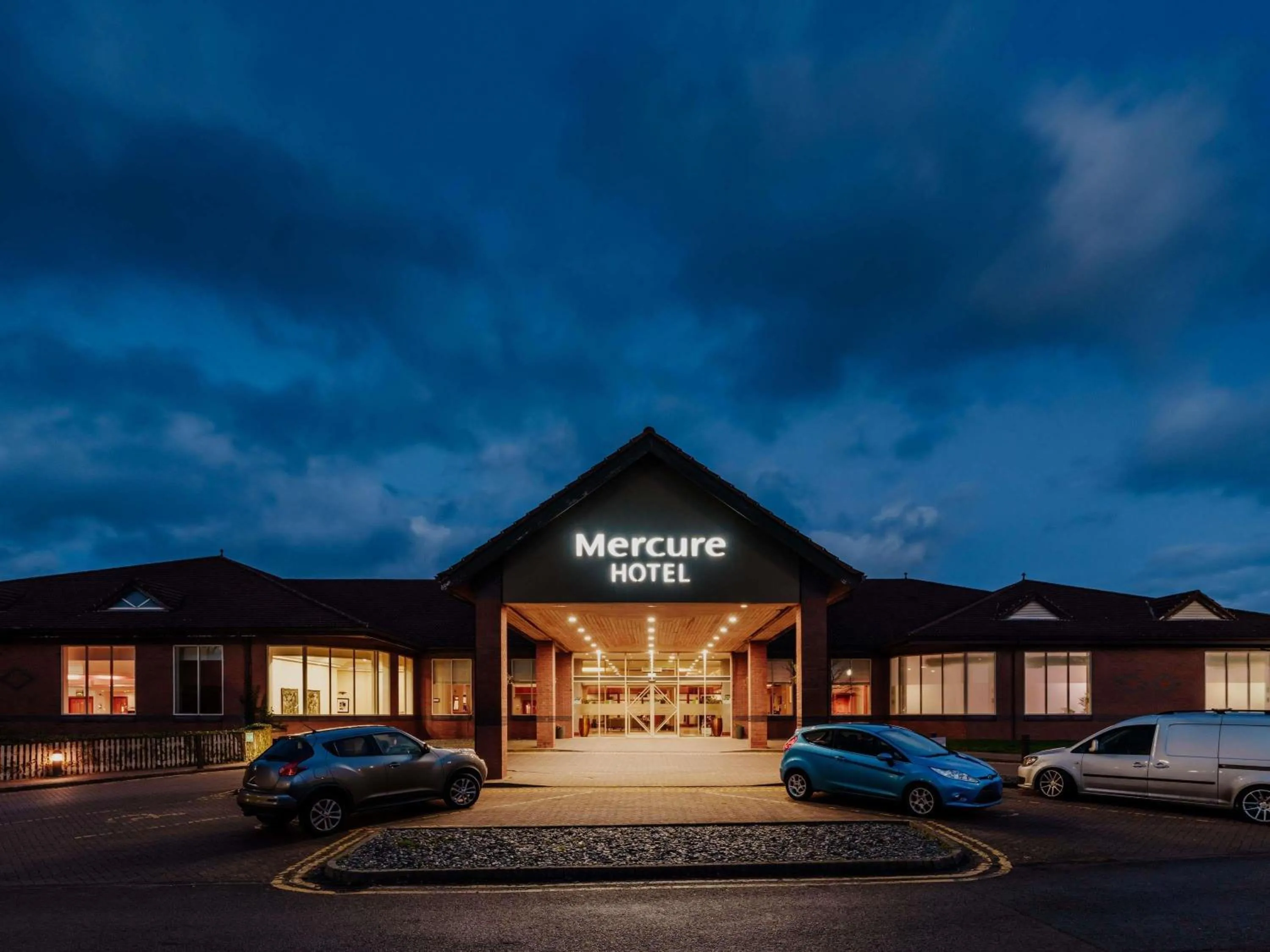 Property building in Mercure Daventry Court Hotel