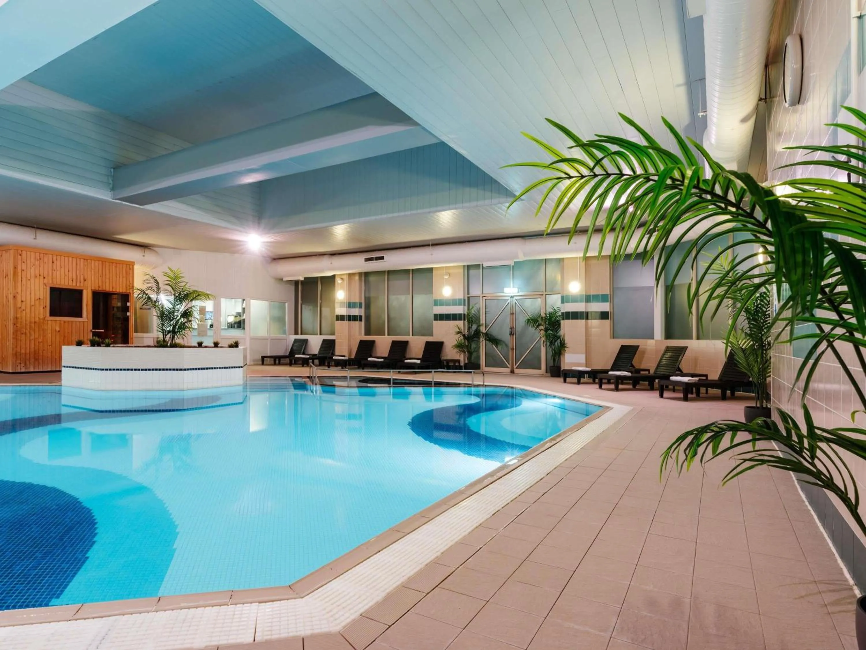 Pool view in Mercure Daventry Court Hotel