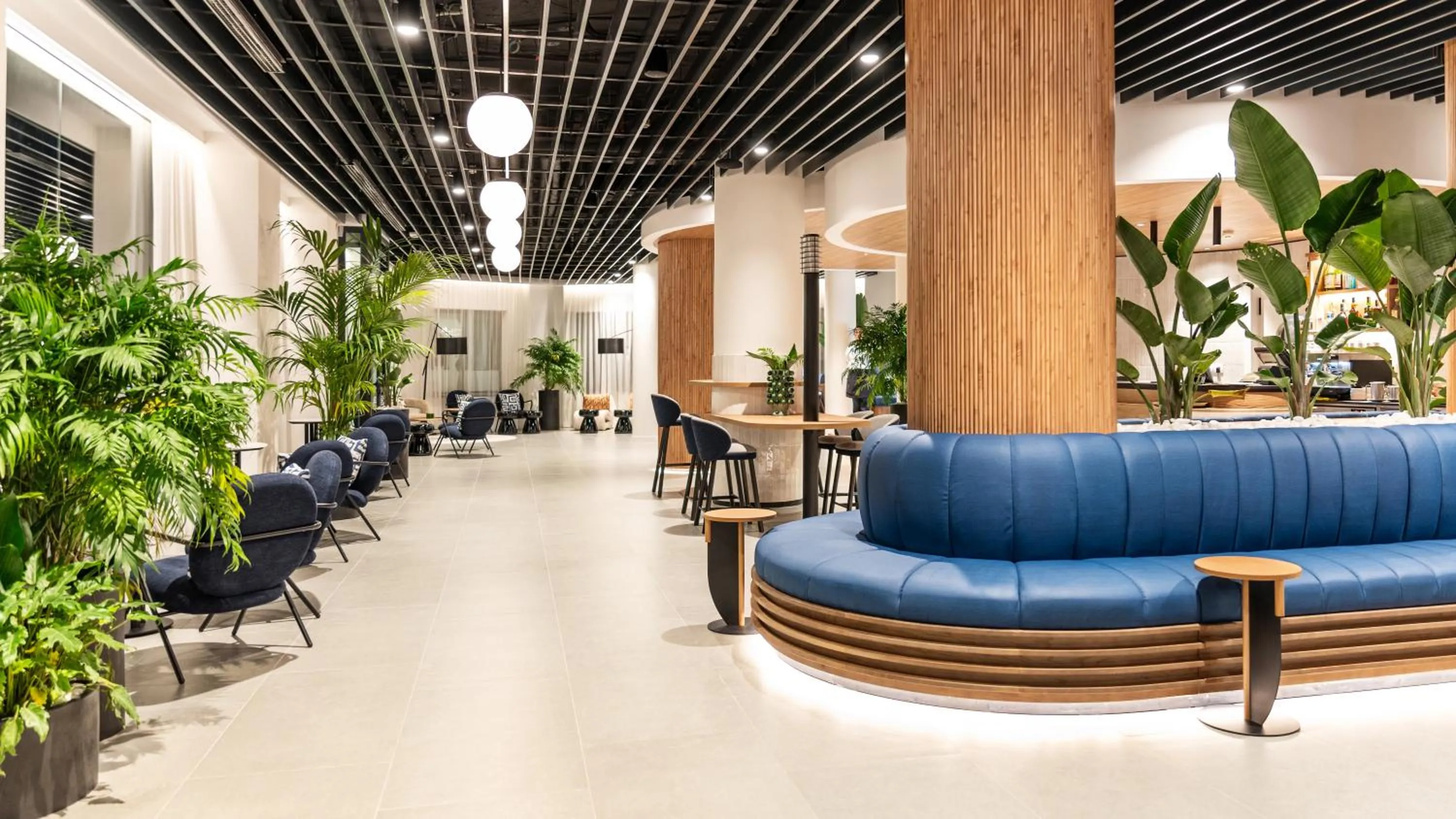 Lobby or reception in Barceló Santa Cruz Contemporáneo