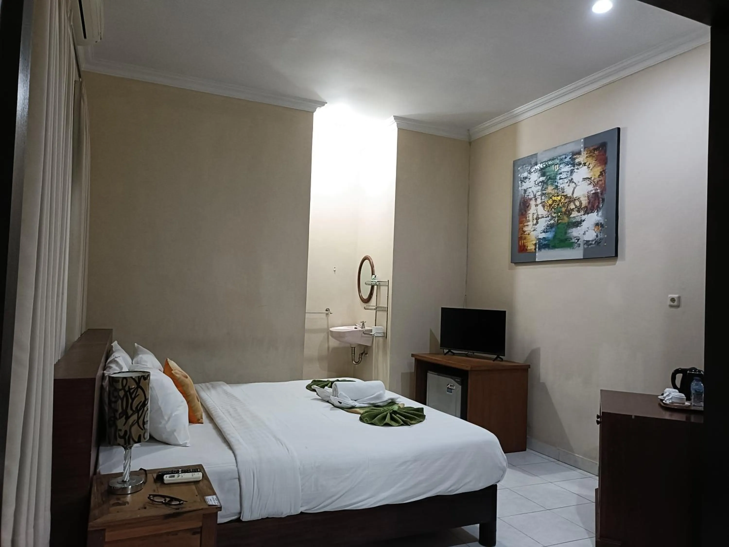 Photo of the whole room, Bed in Ngetis Home Stay