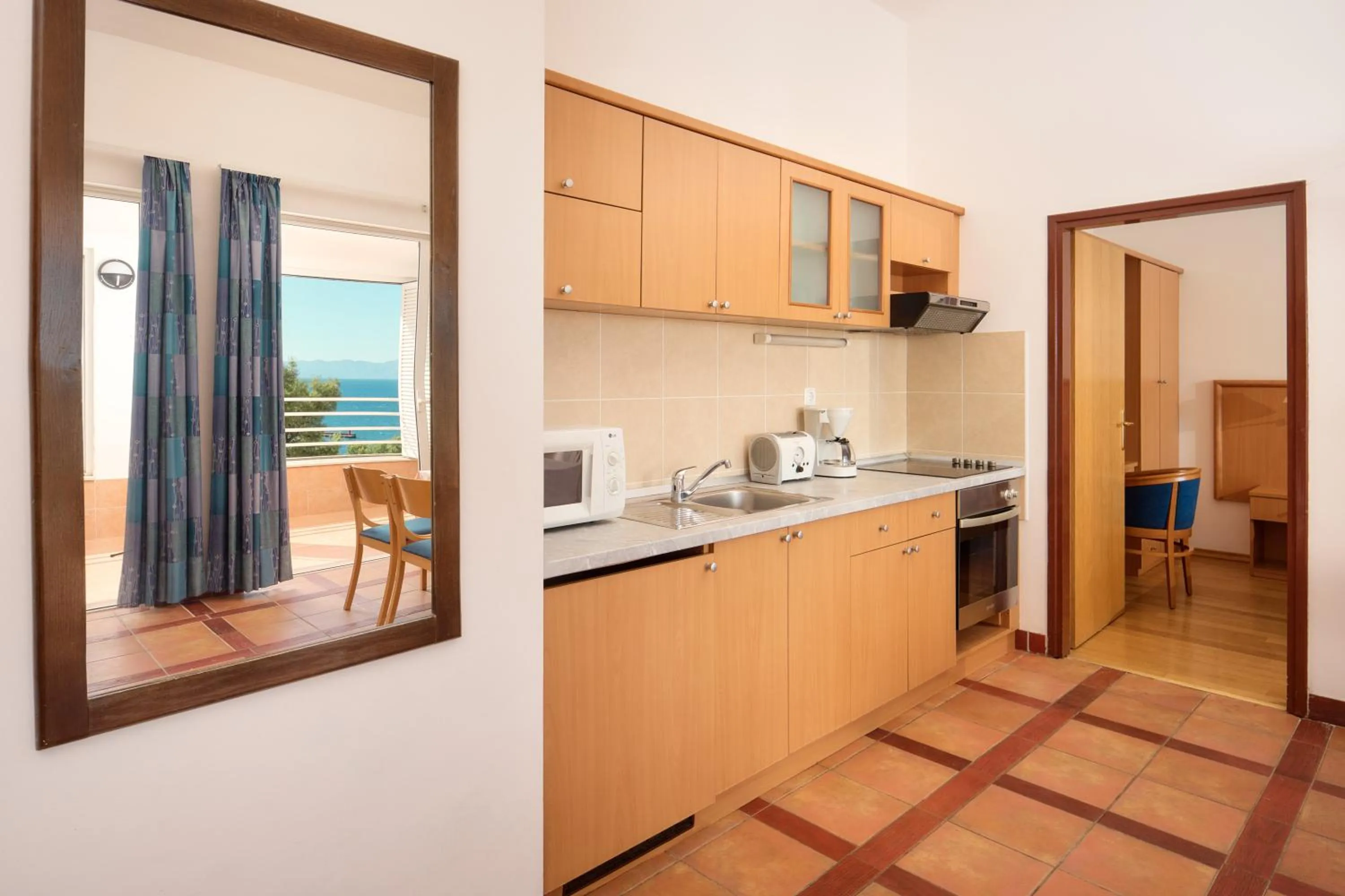 Kitchen or kitchenette in Fontana Bayside Park