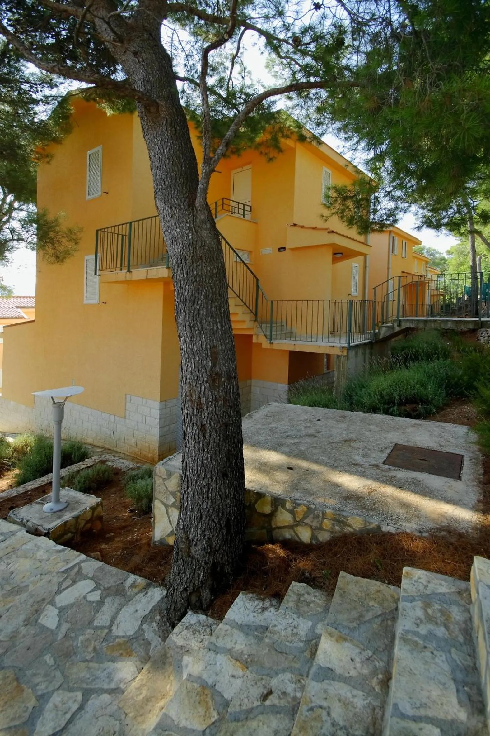 Facade/entrance in Fontana Bayside Park