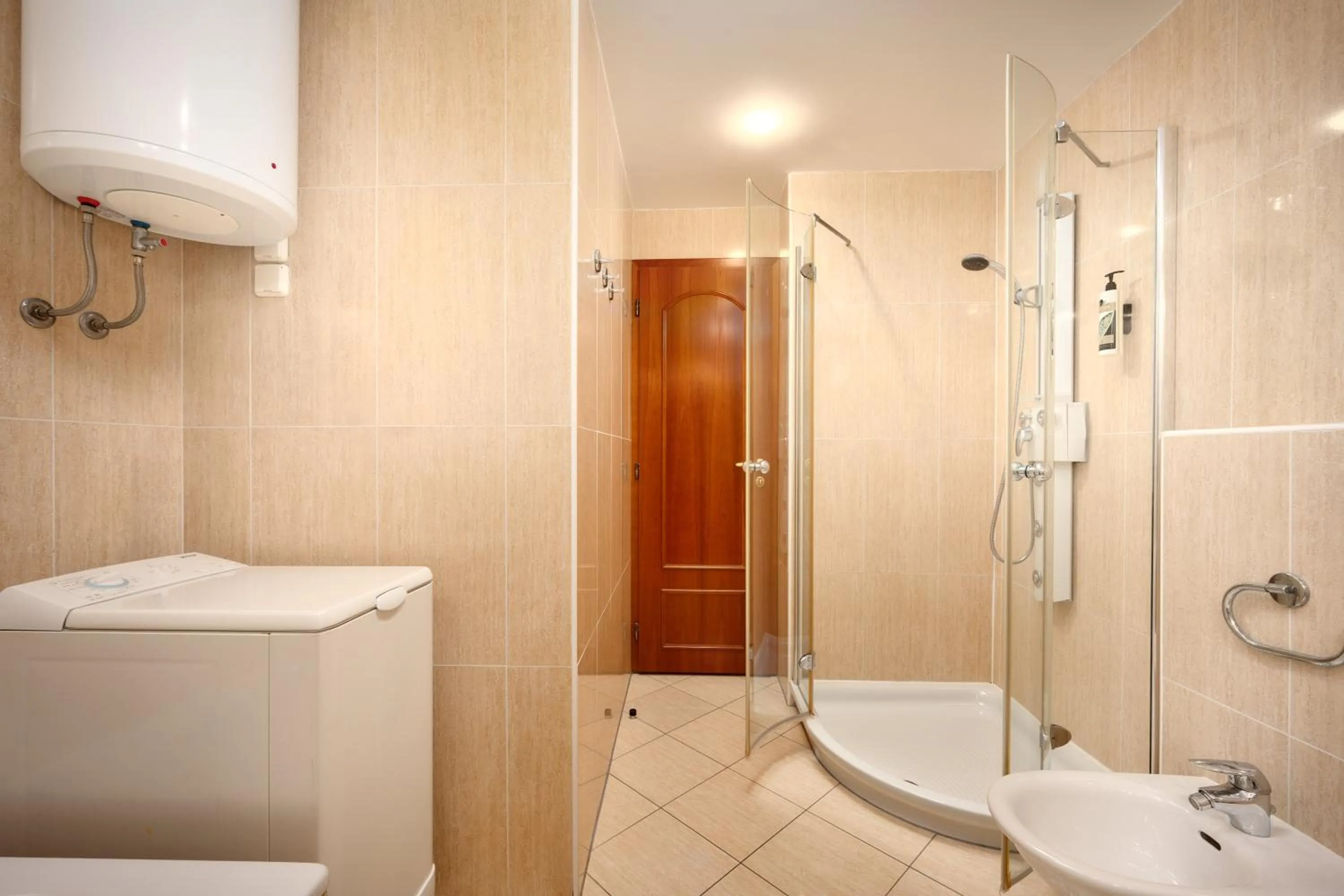 Shower in Fontana Bayside Park