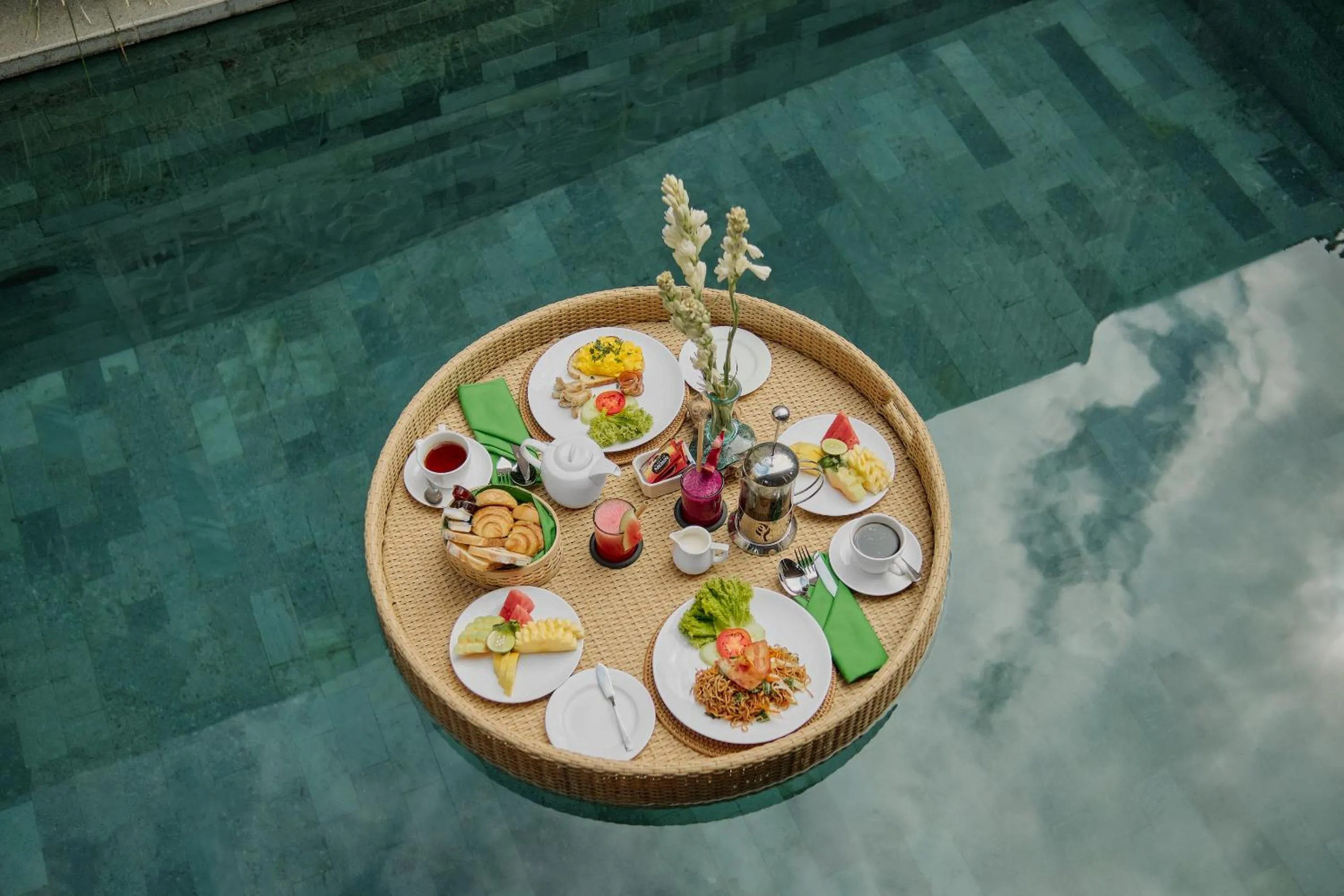 Food and drinks in The Ulon Ubud Villa