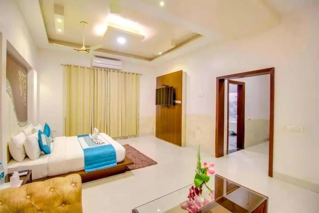 Photo of the whole room, Bed in Maulik Mansion Resort