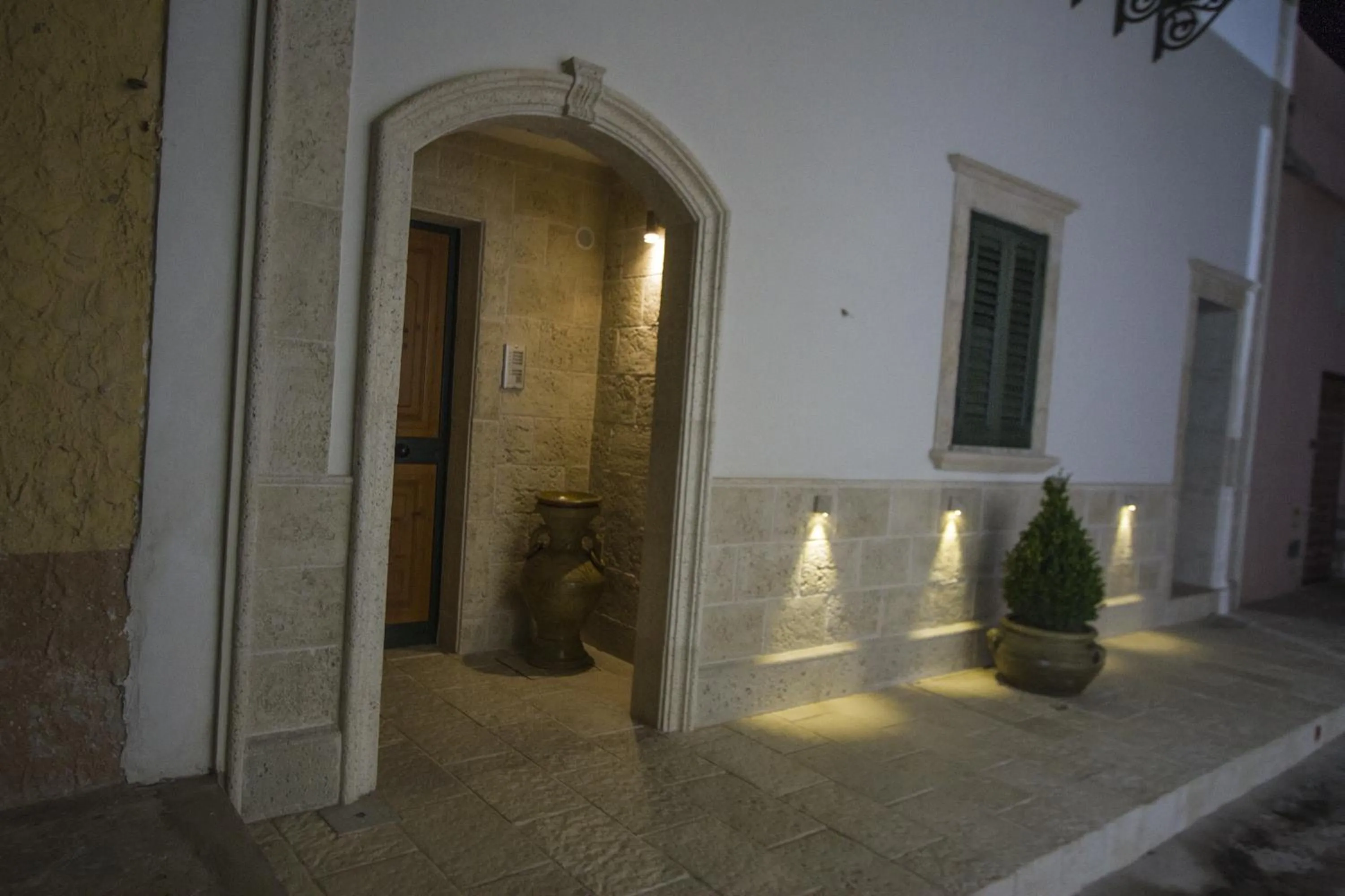 Facade/entrance in Vicolo del Porto