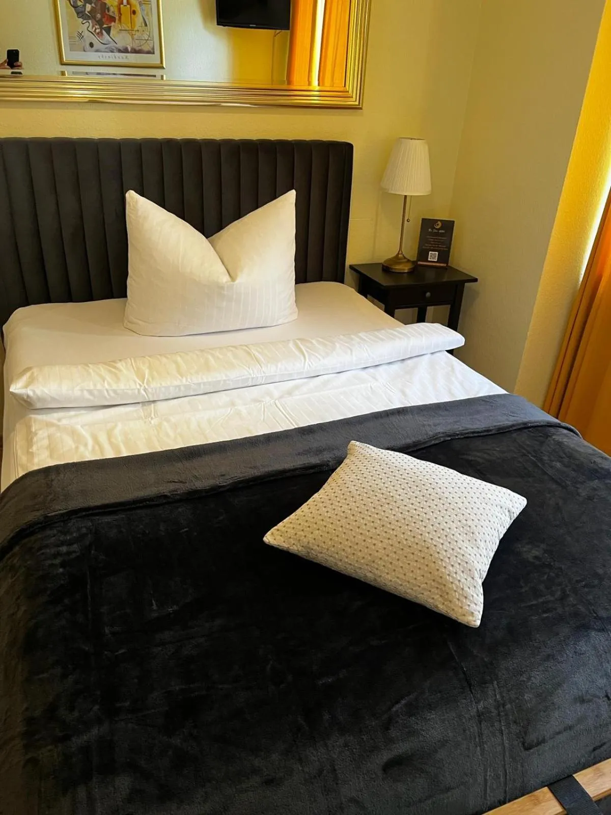 Photo of the whole room, Bed in The Soho Altstadt Relais