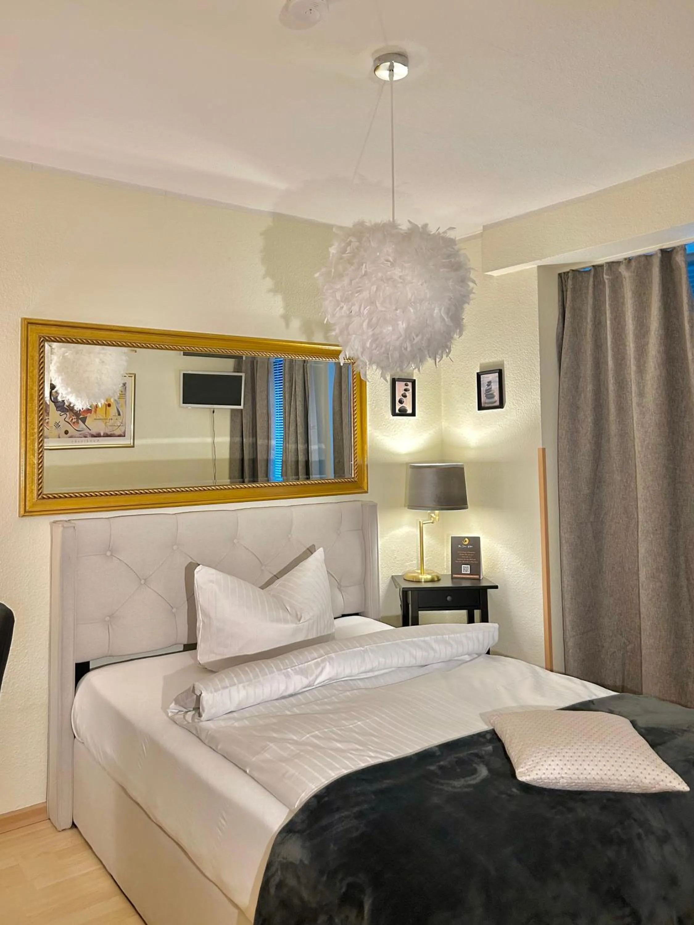 Bed in The Soho Altstadt Relais