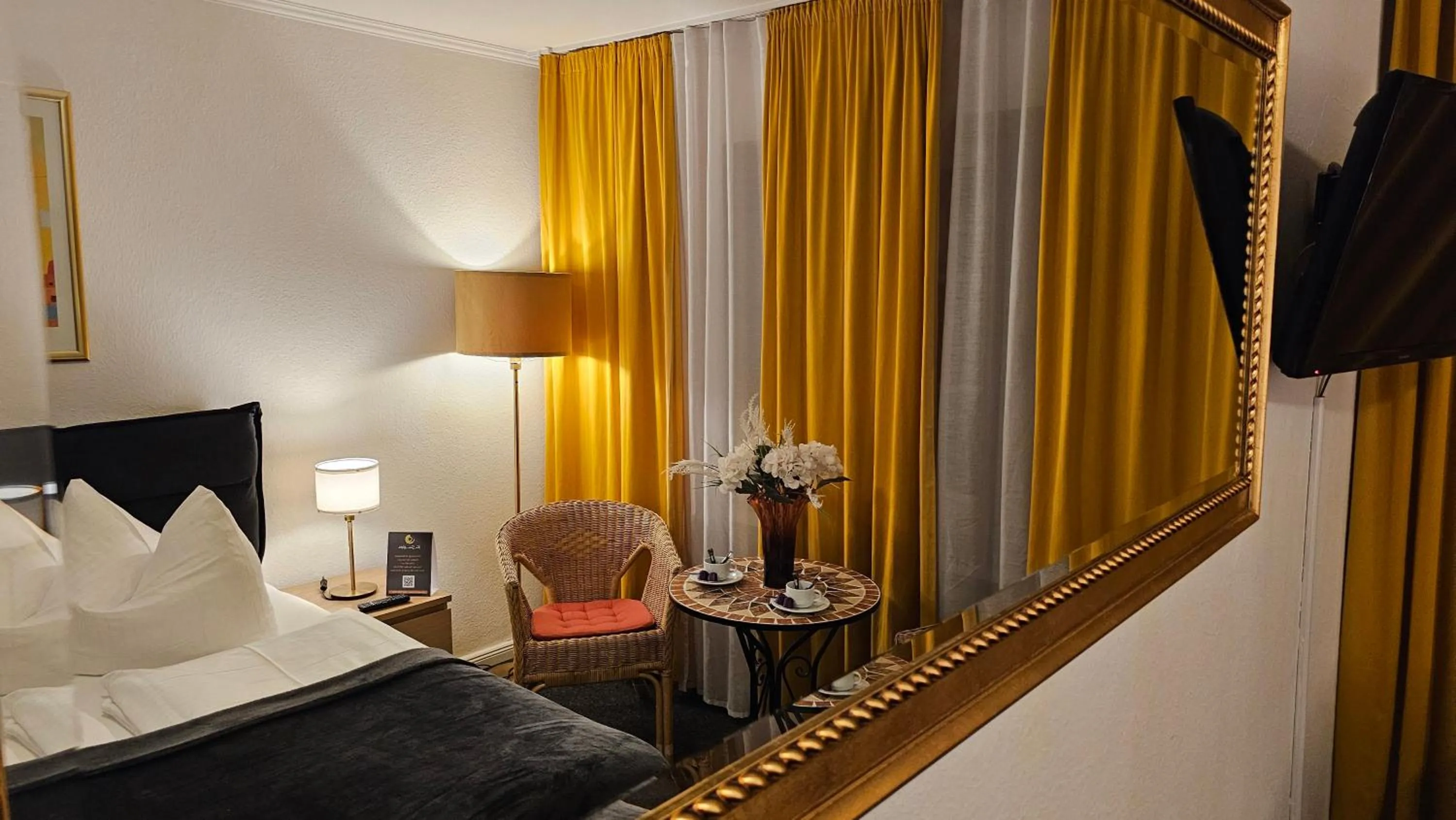 Photo of the whole room, Bed in The Soho Altstadt Relais