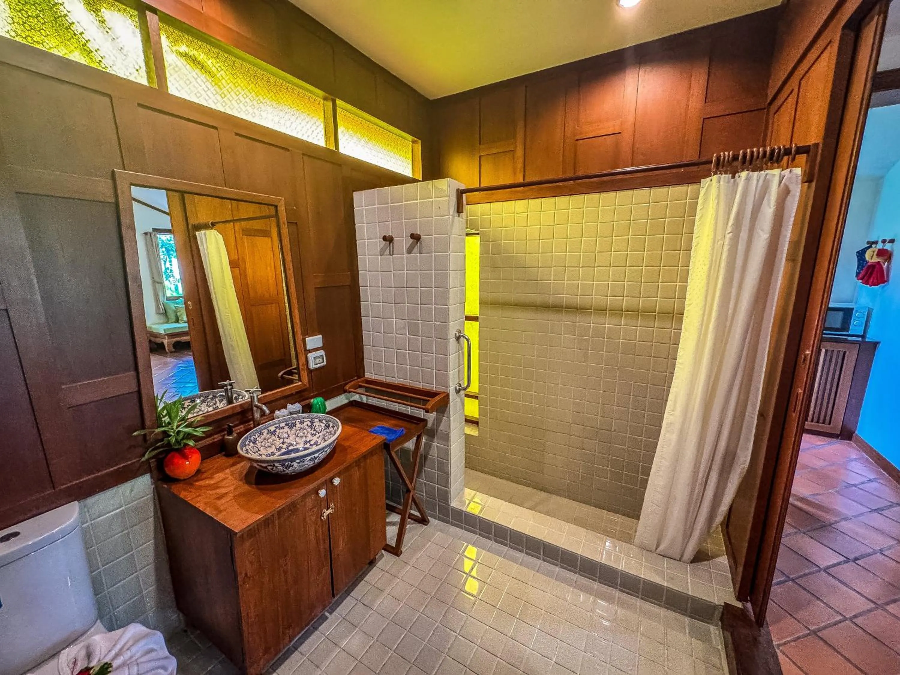 Bathroom in Baan Thai Lanta Resort