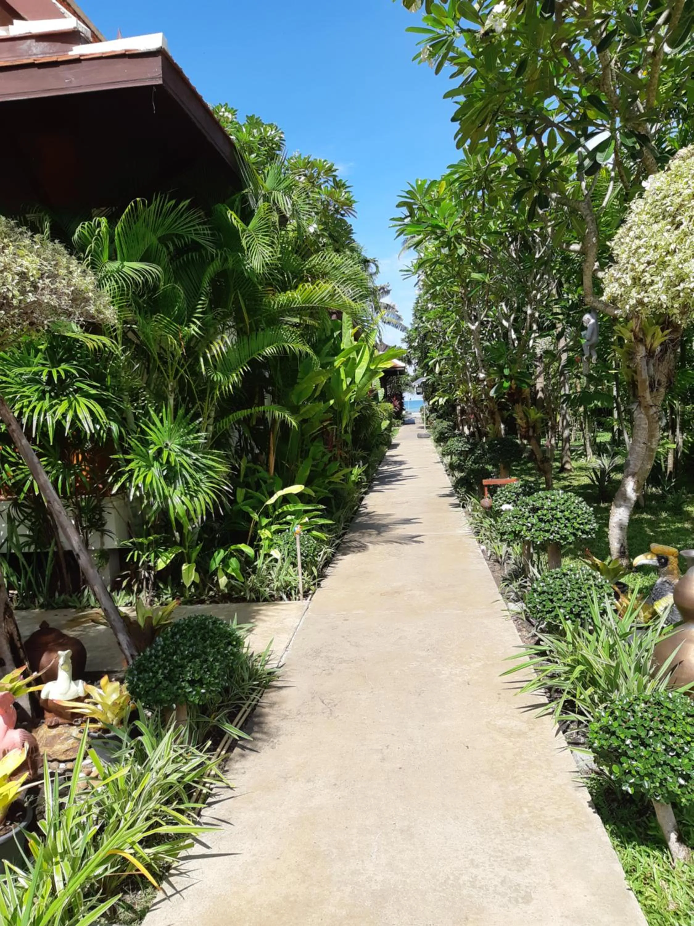 Garden in Baan Thai Lanta Resort