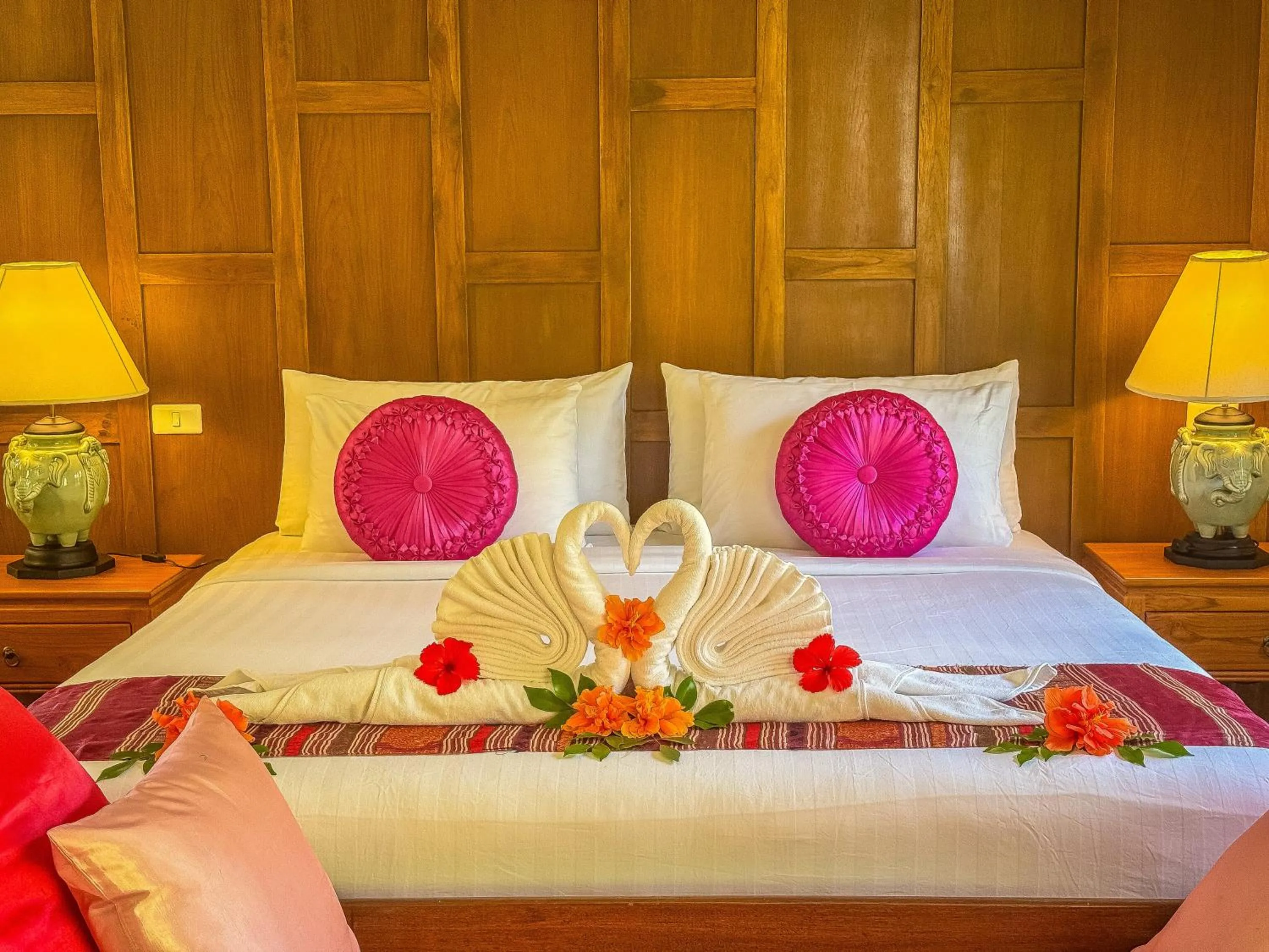 Photo of the whole room, Bed in Baan Thai Lanta Resort