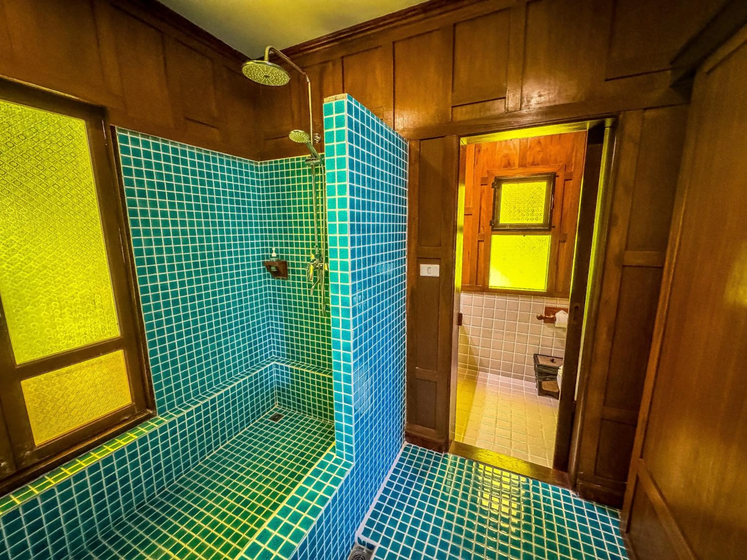 Shower in Baan Thai Lanta Resort