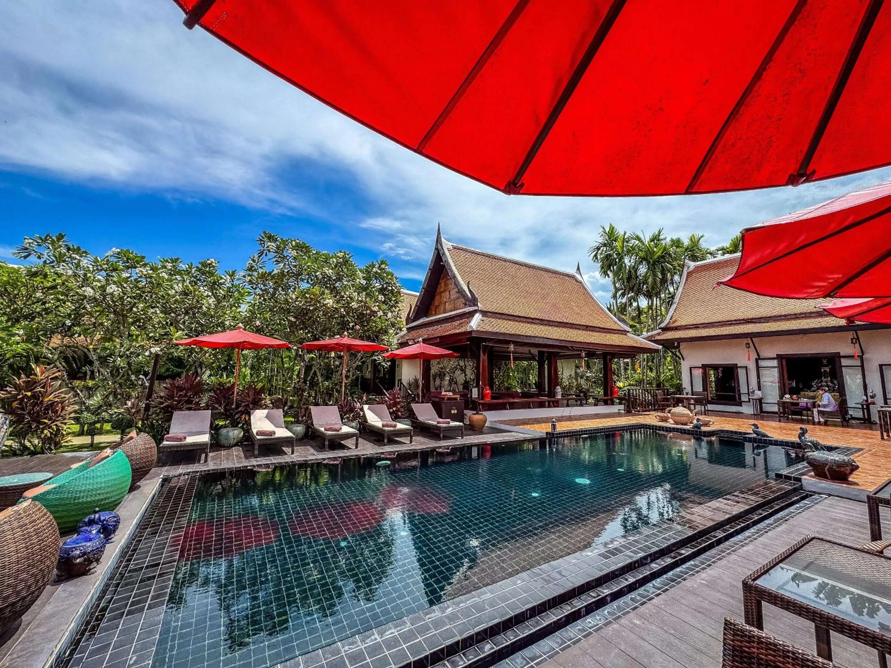 Swimming pool in Baan Thai Lanta Resort