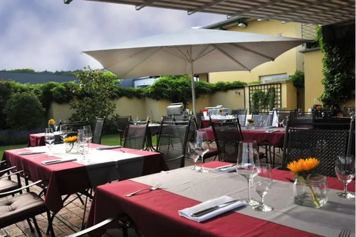 Restaurant/places to eat in Heitlinger Hof