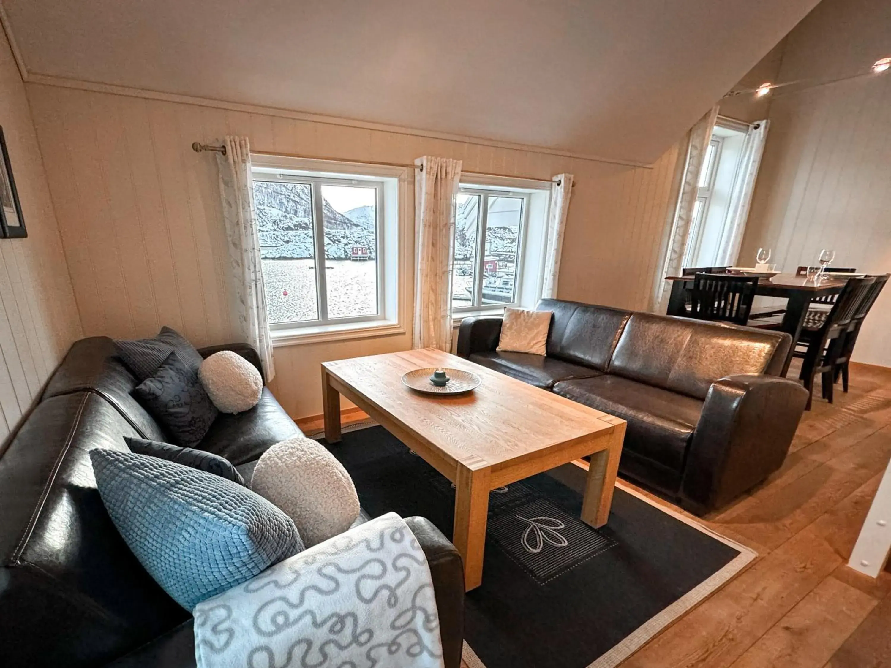 Three-Bedroom Suite in Hamn i Senja Three-Bedroom Suite in Hamn i Senja