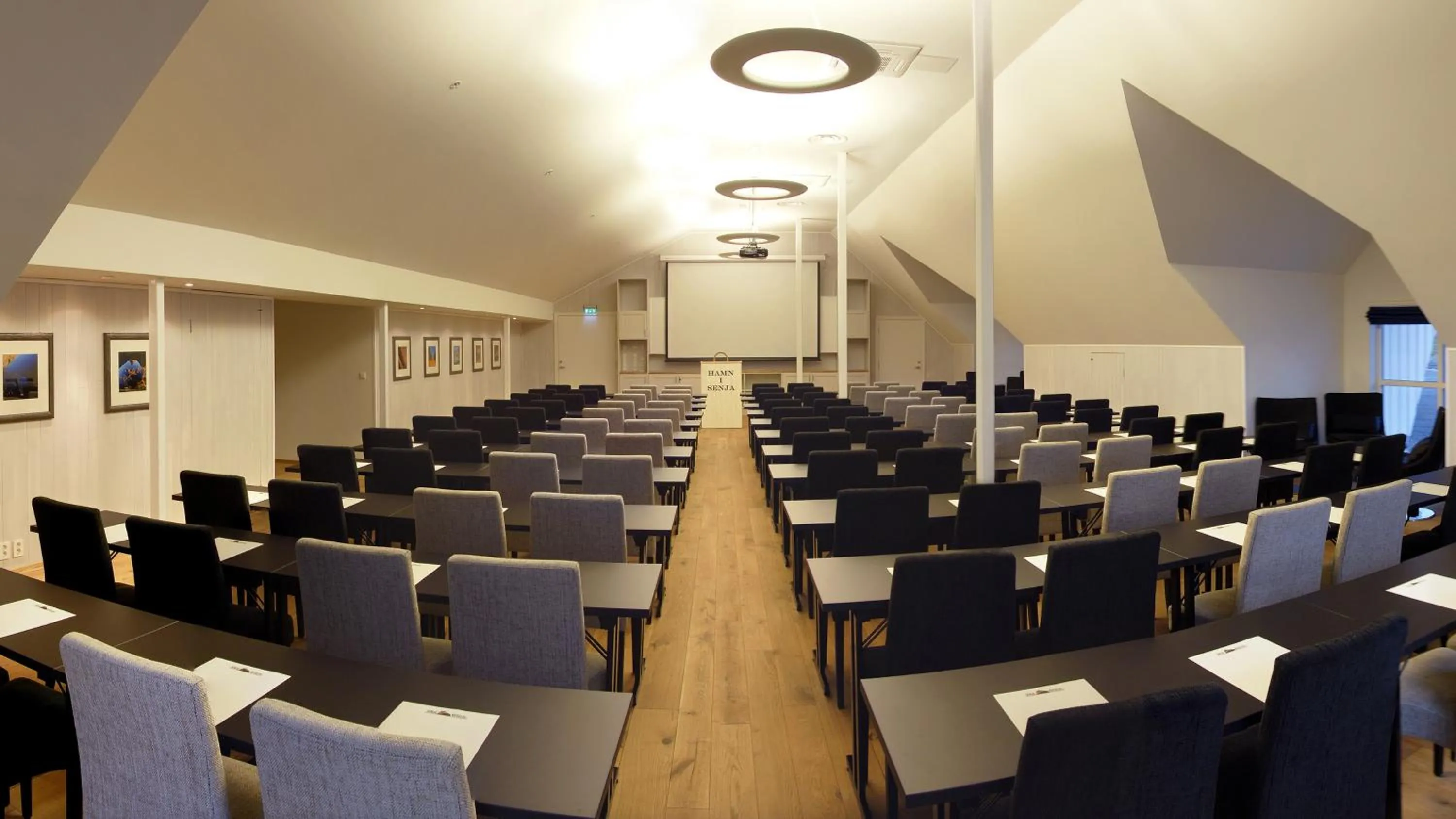 Business facilities in Hamn i Senja