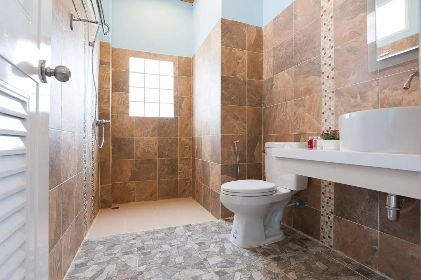 Shower in Seafar Resort