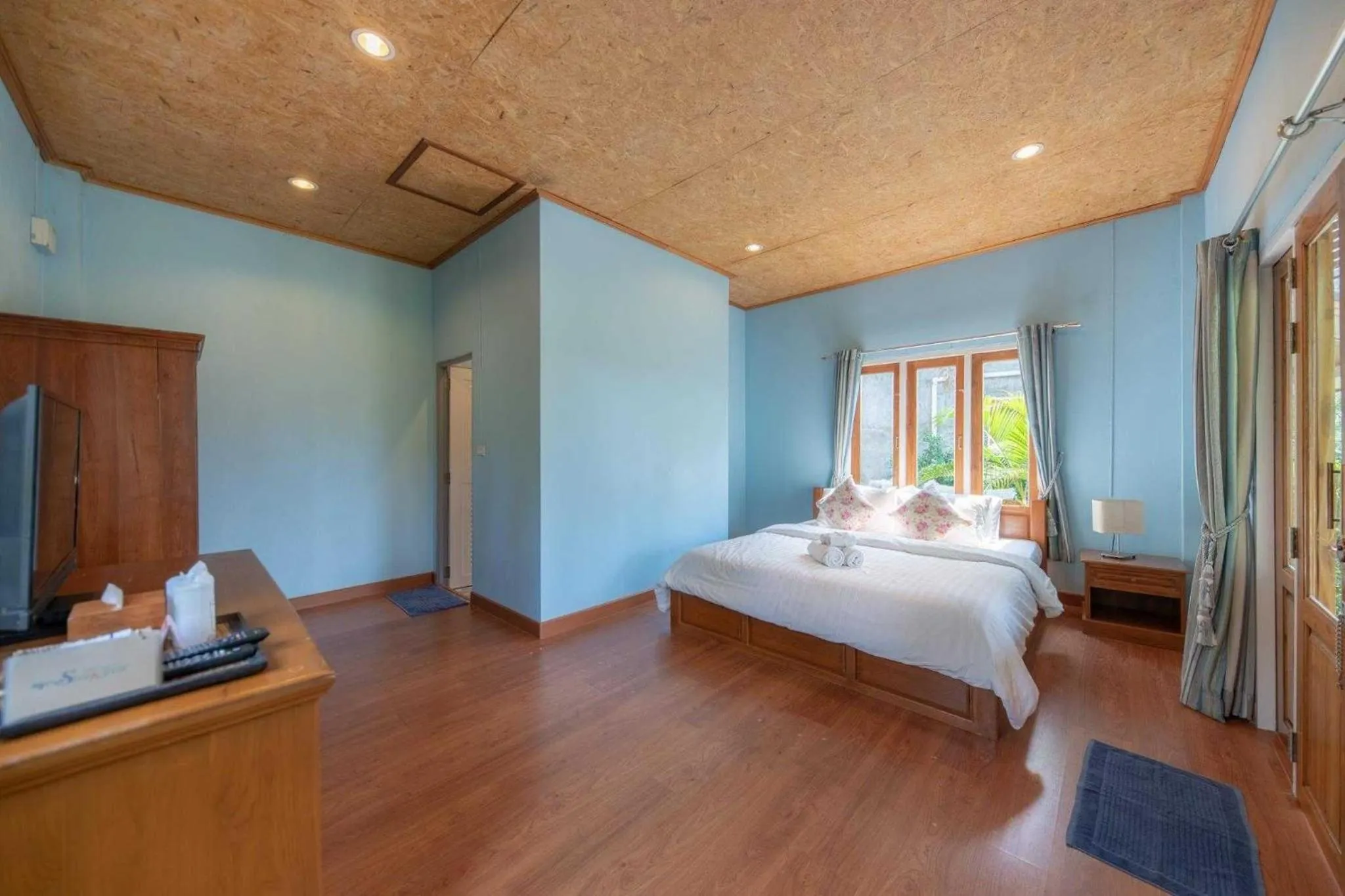 Bed in Seafar Resort