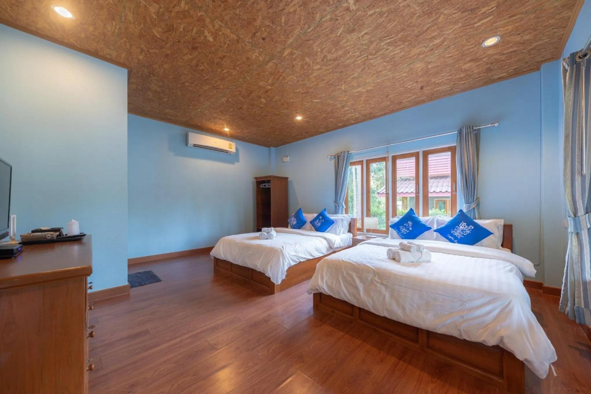 Bed in Seafar Resort