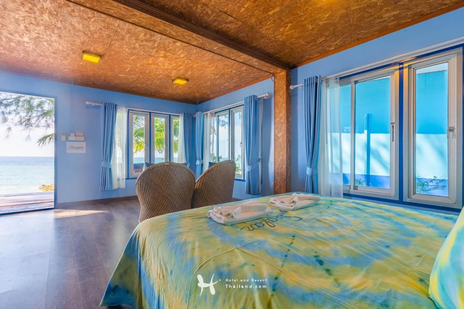 Bed in Seafar Resort