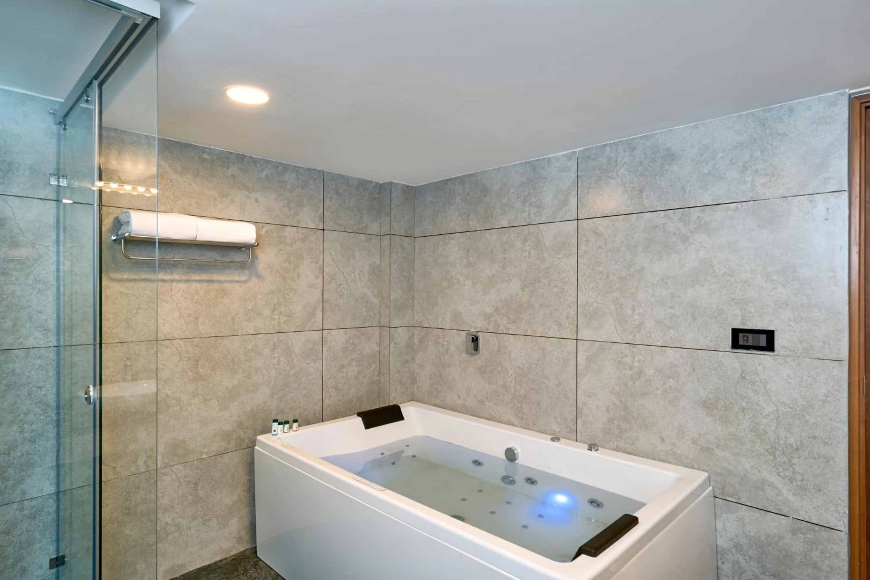 Bathroom in Serene Horizon